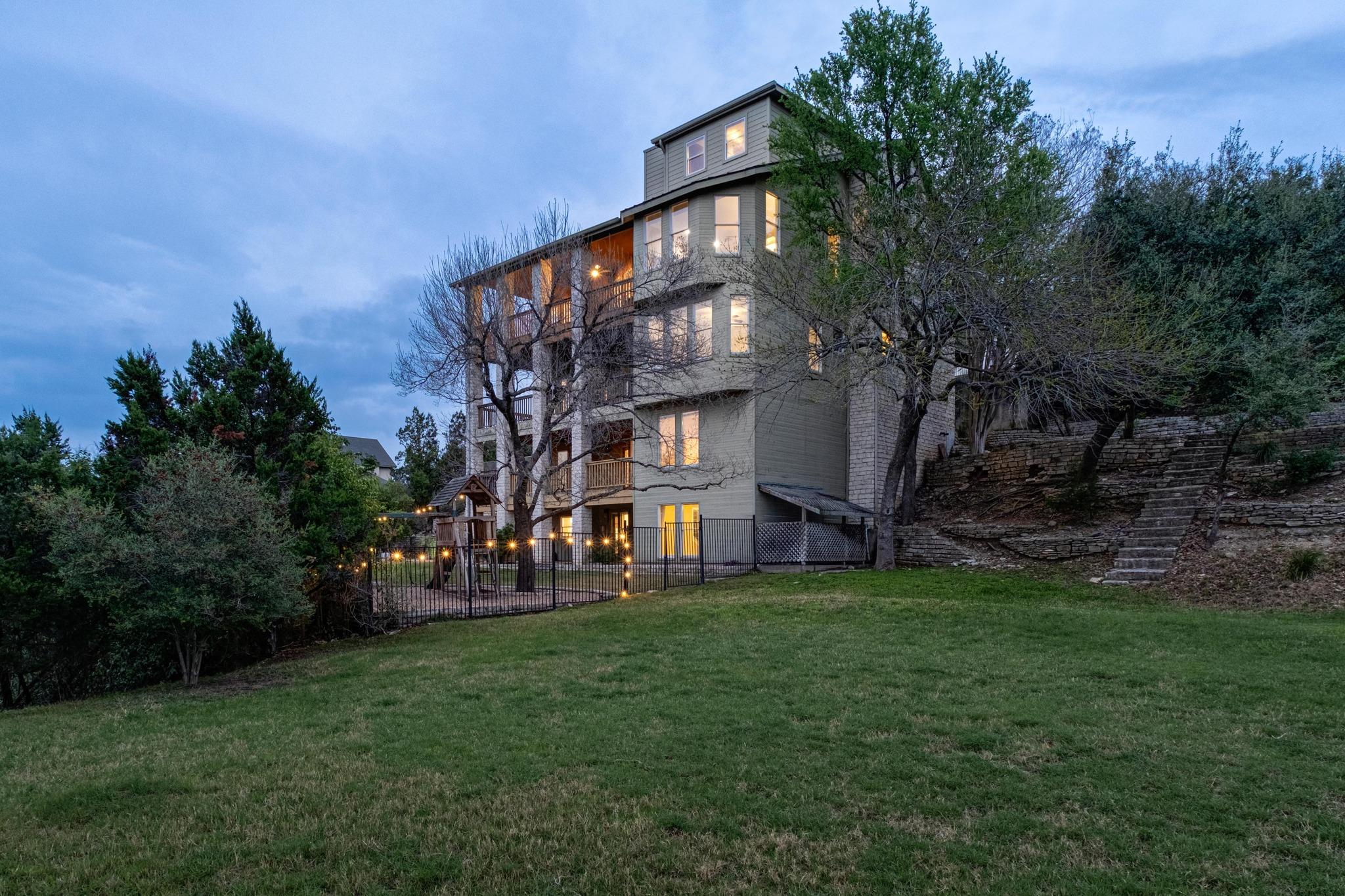 104 S Weston LN