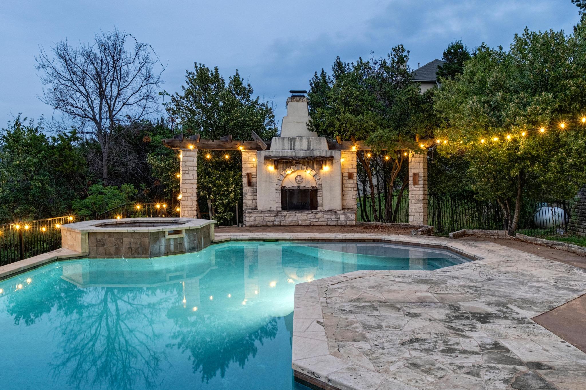 104 S Weston LN