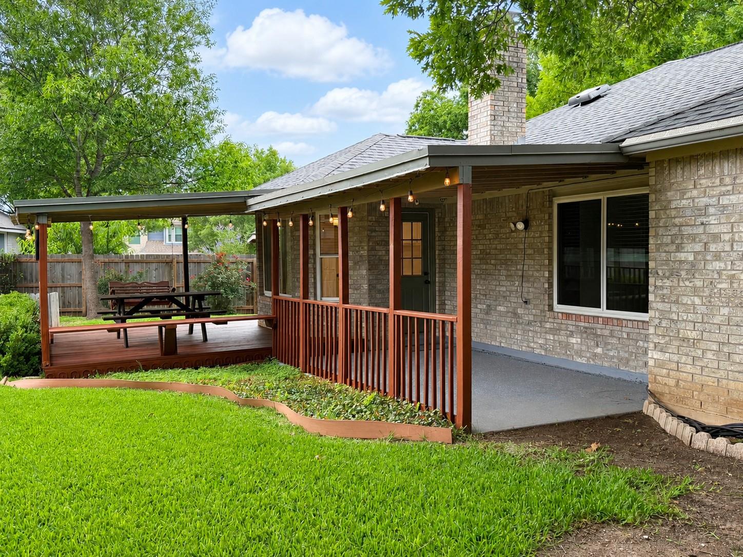 2113 Rosemary LN