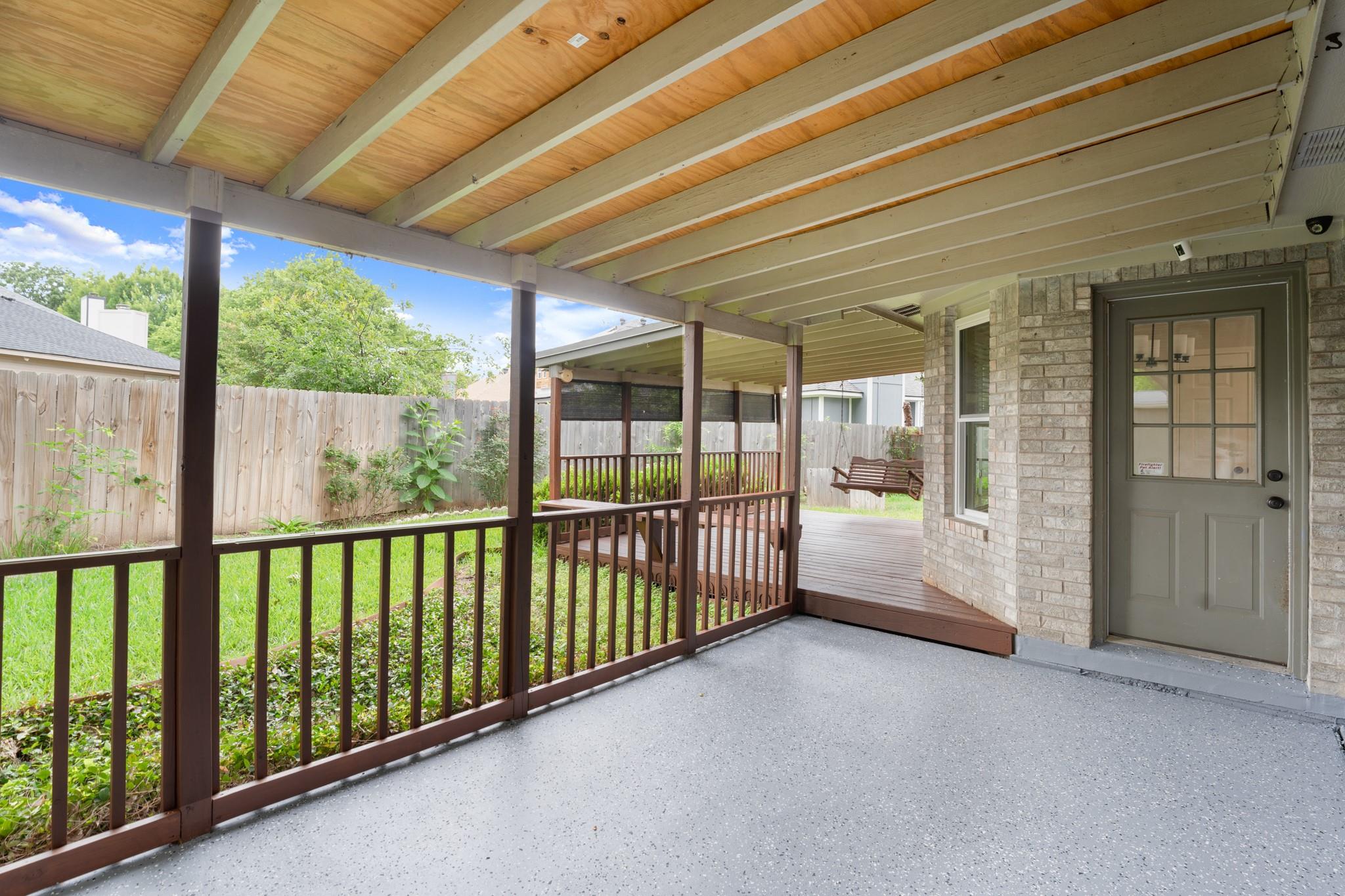 2113 Rosemary LN