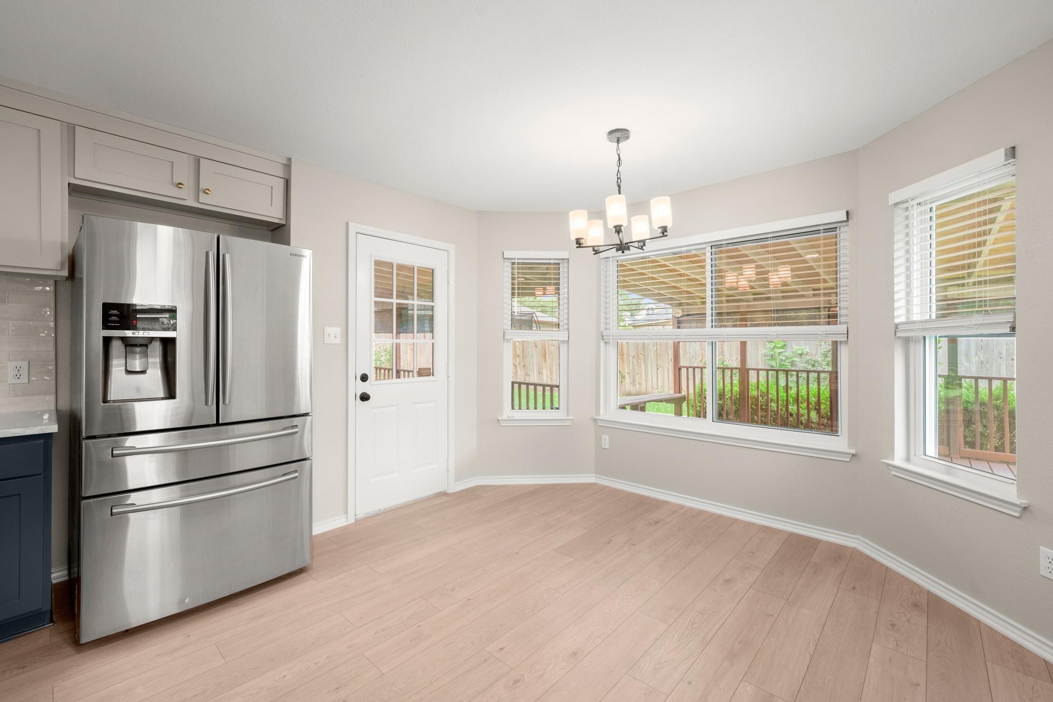 2113 Rosemary LN