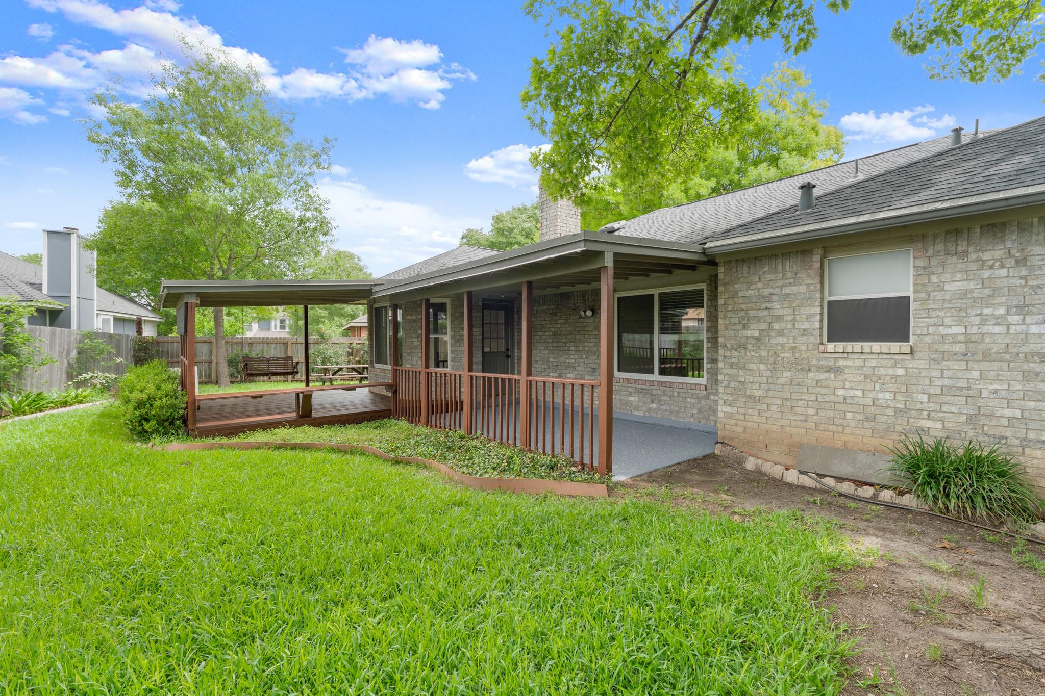2113 Rosemary LN