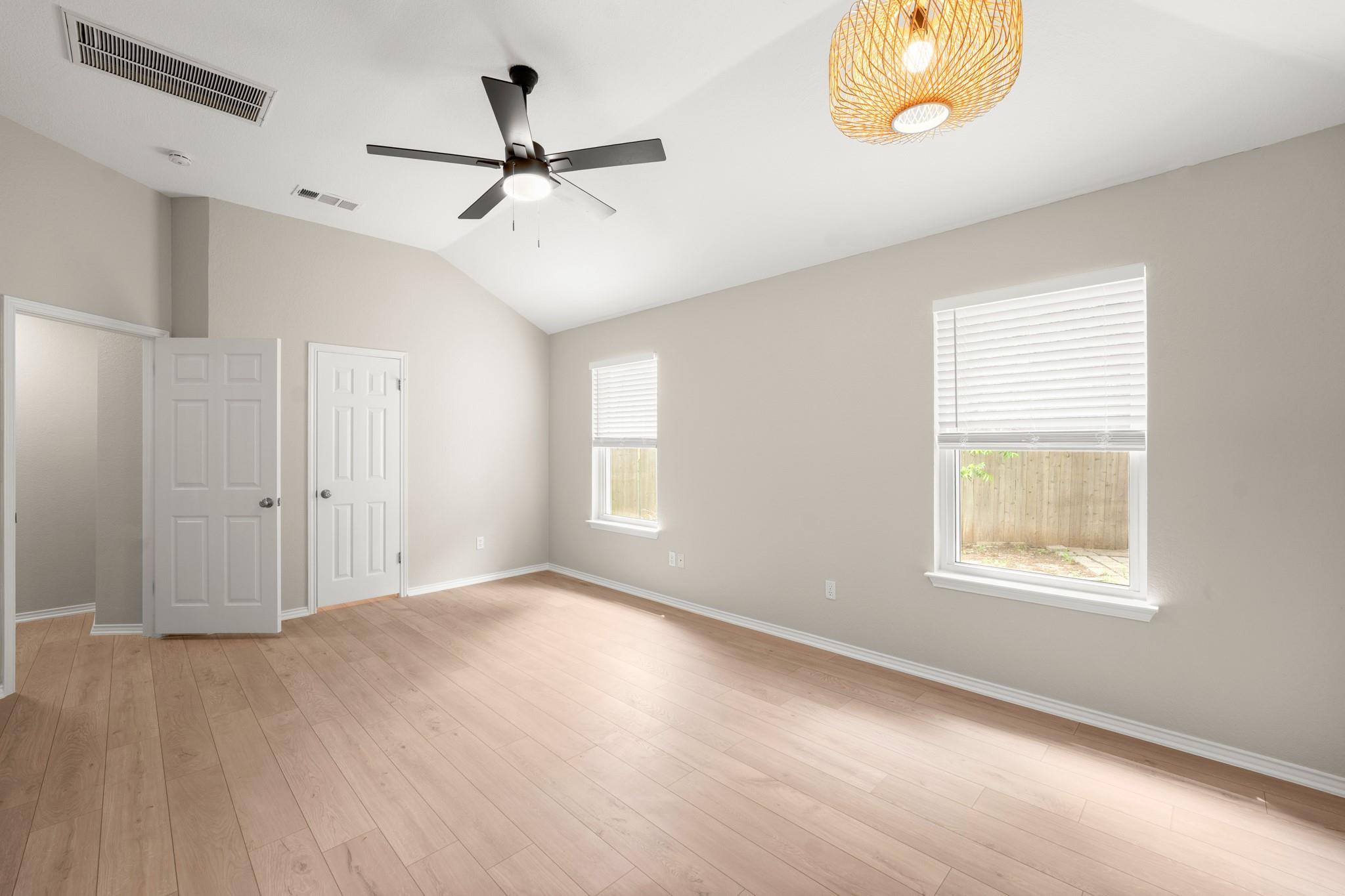 2113 Rosemary LN