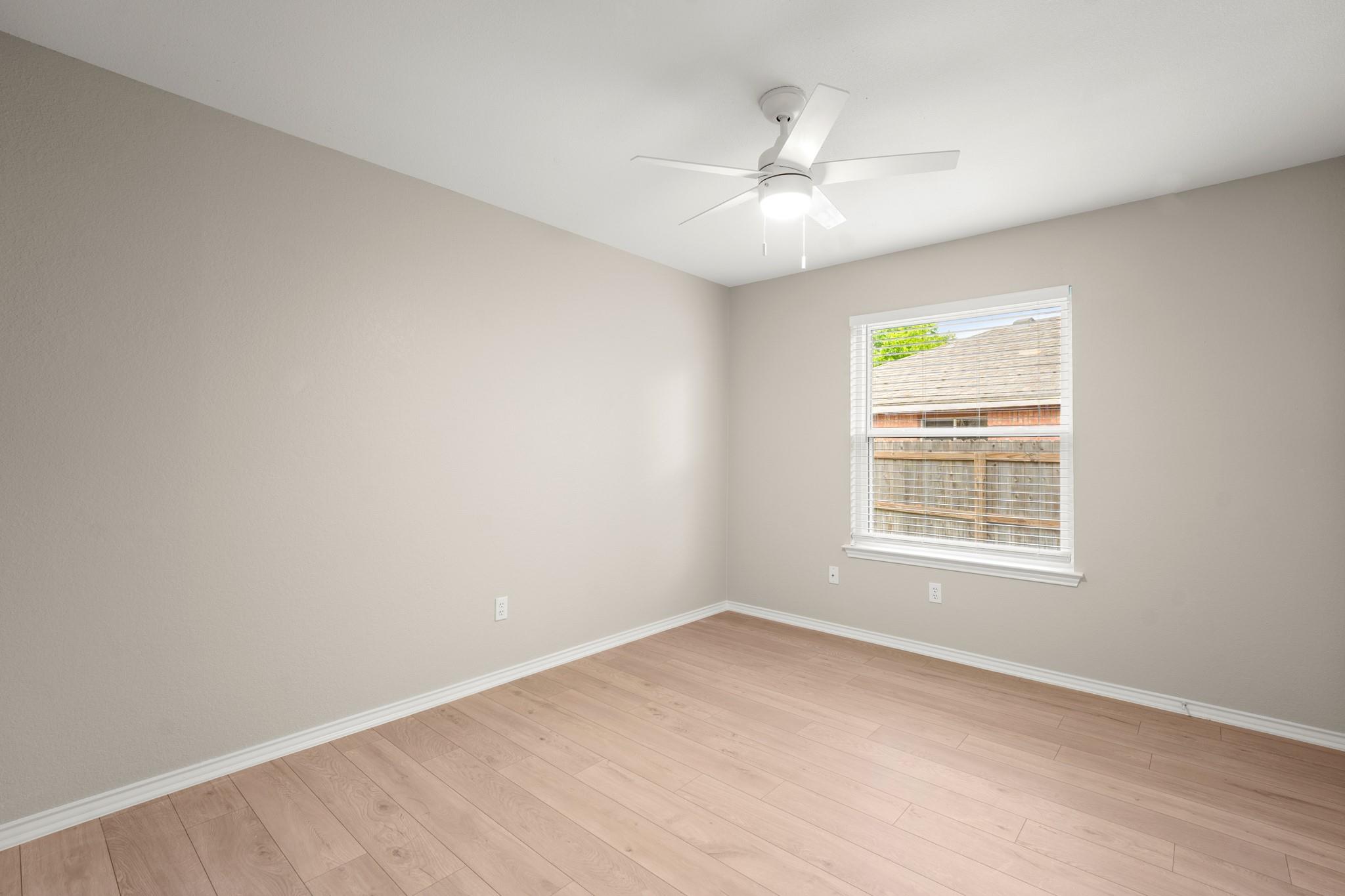 2113 Rosemary LN