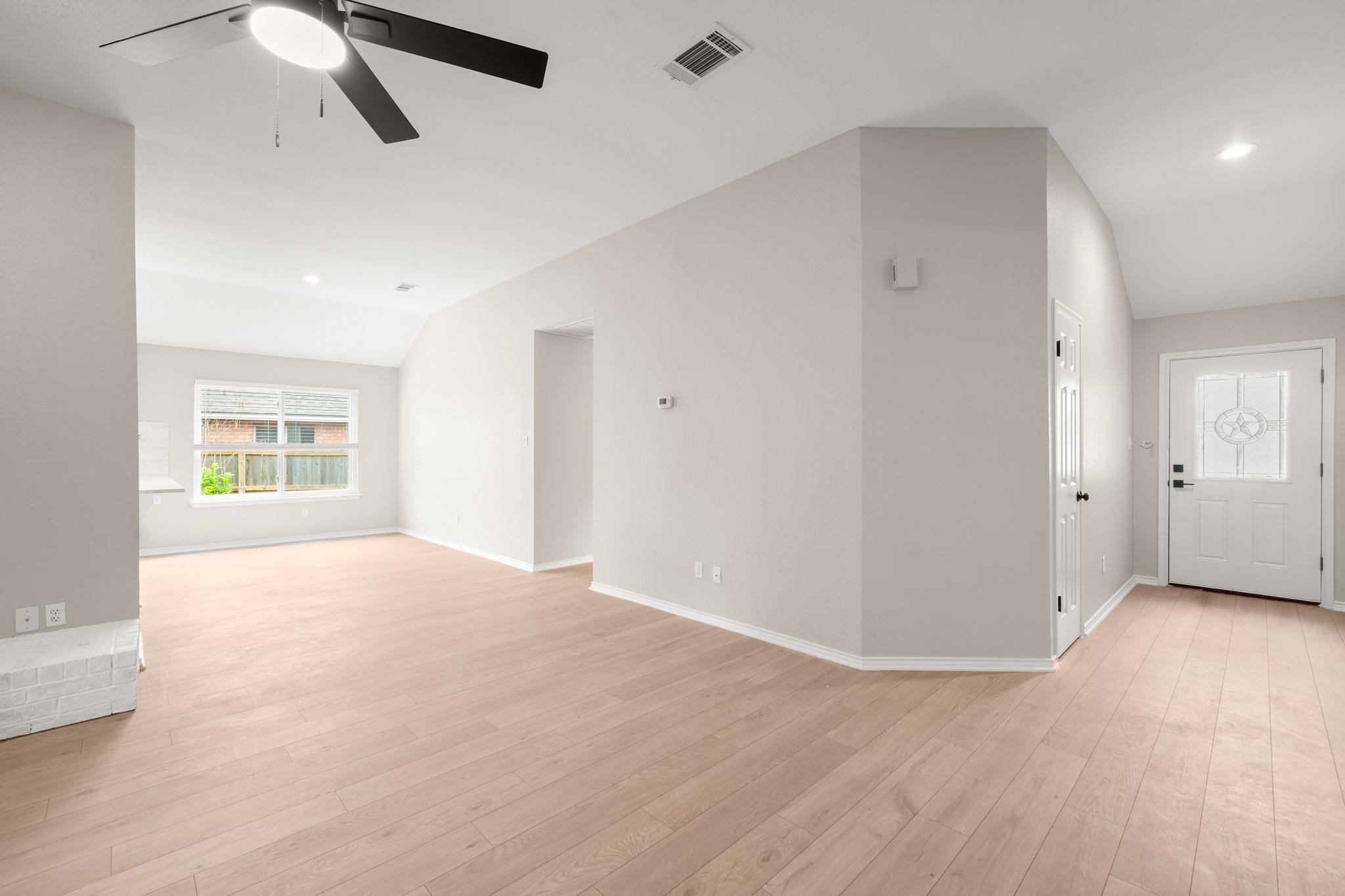 2113 Rosemary LN
