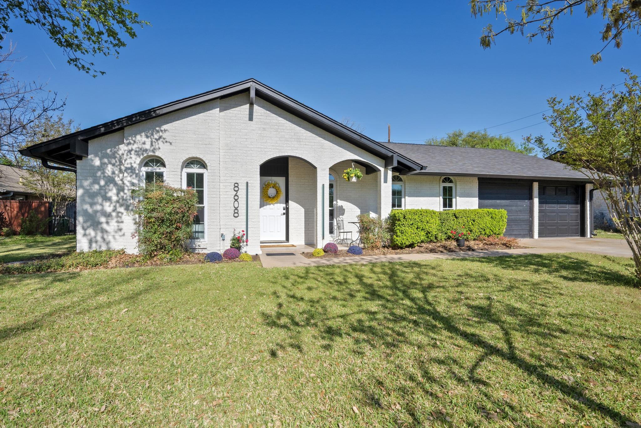 8608 Donna Gail DR
