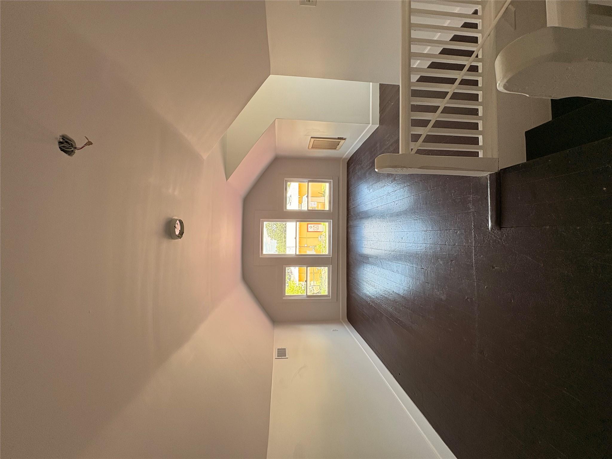 105 S Cedar ST