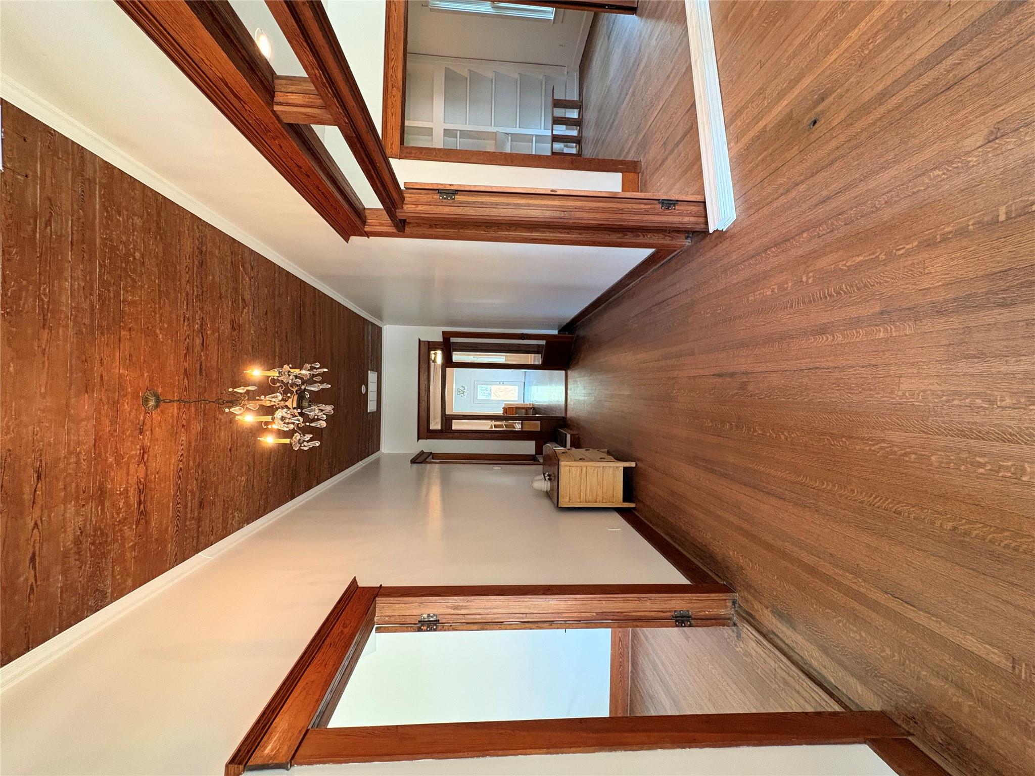 105 S Cedar ST