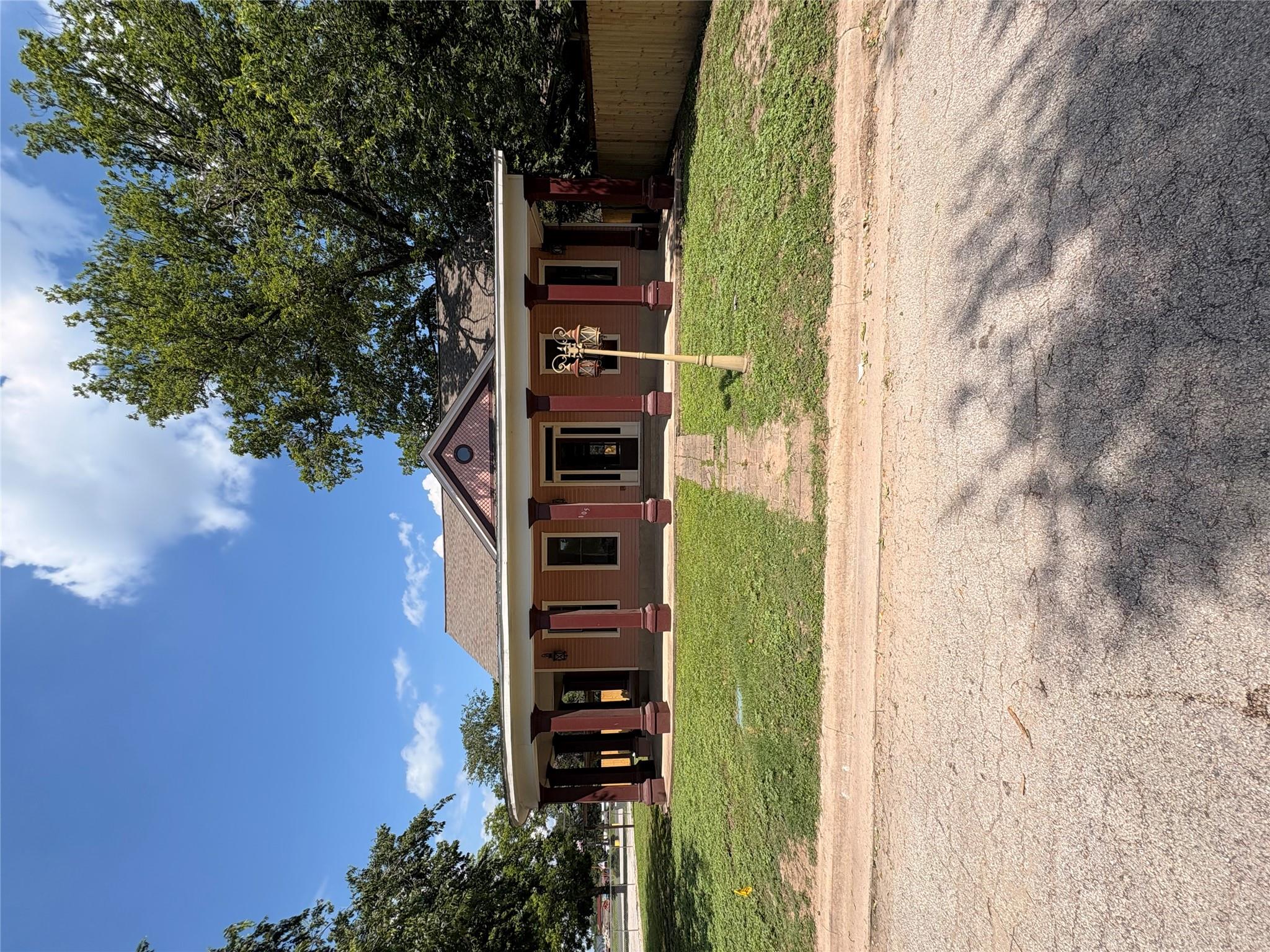 105 S Cedar ST