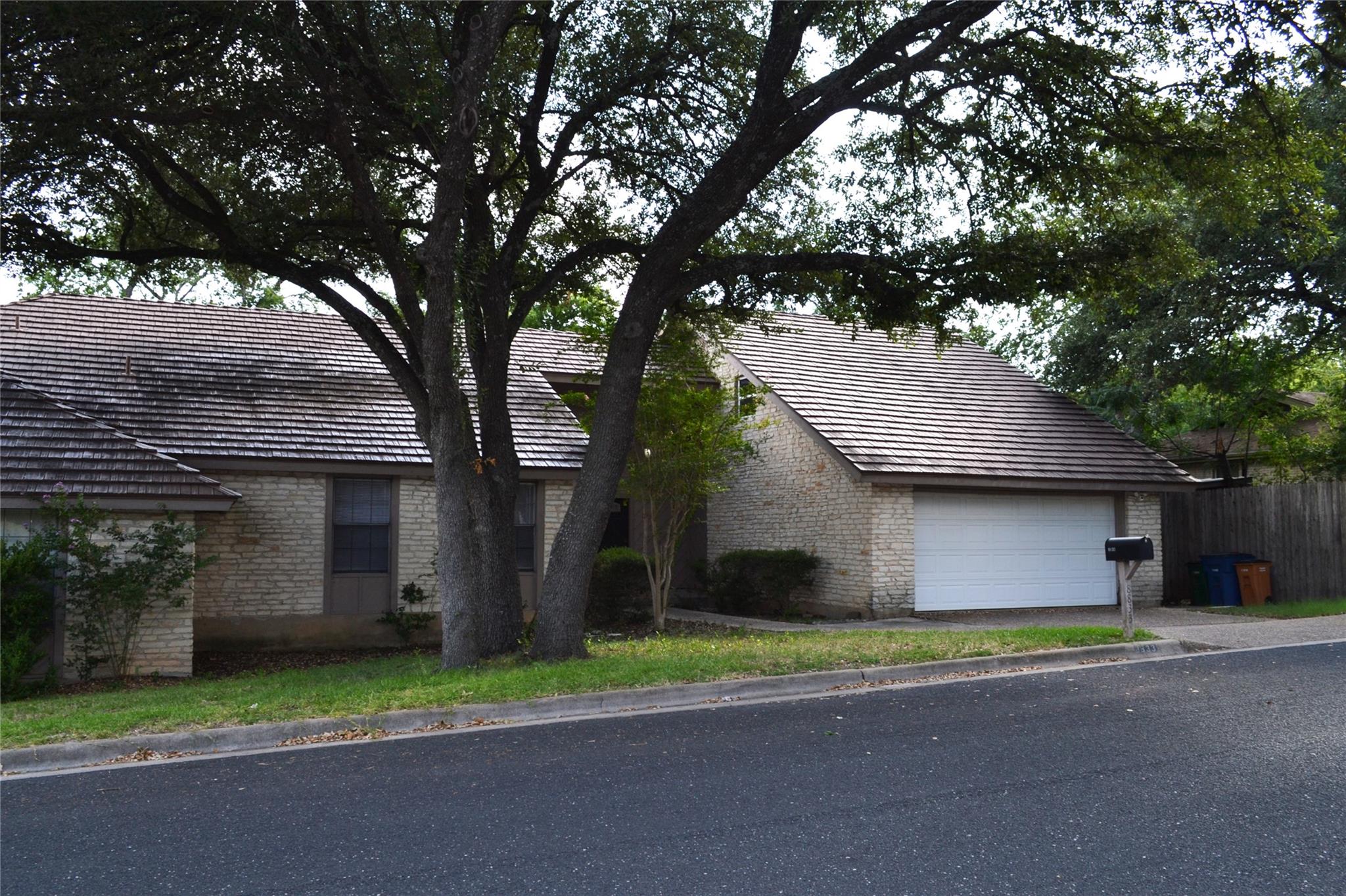 8833 Tallwood DR