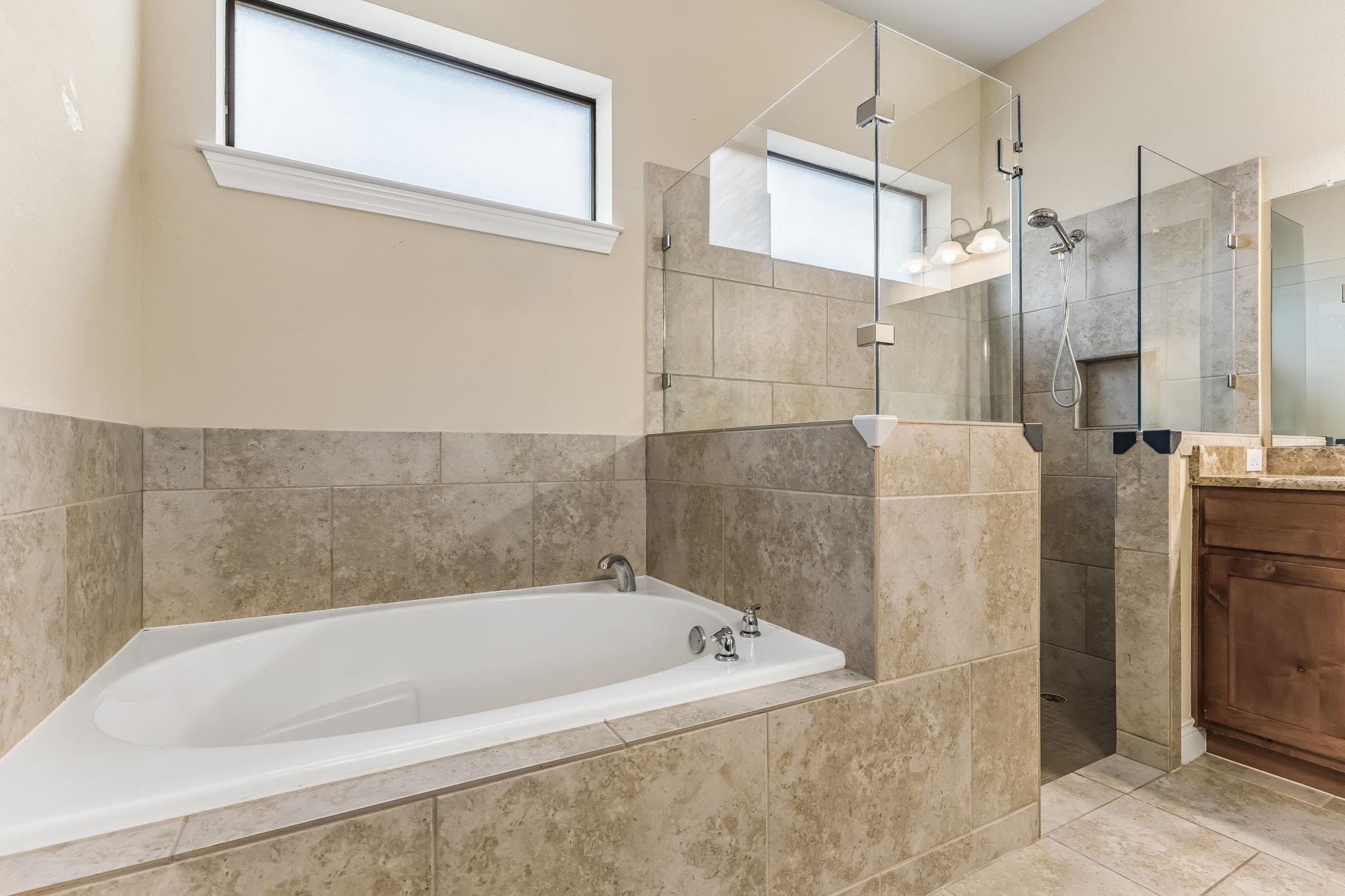 205 E Adelanta PL