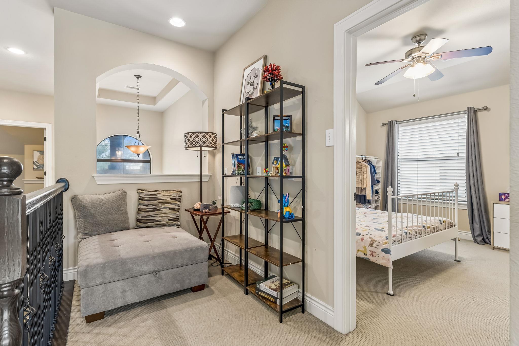 205 E Adelanta PL