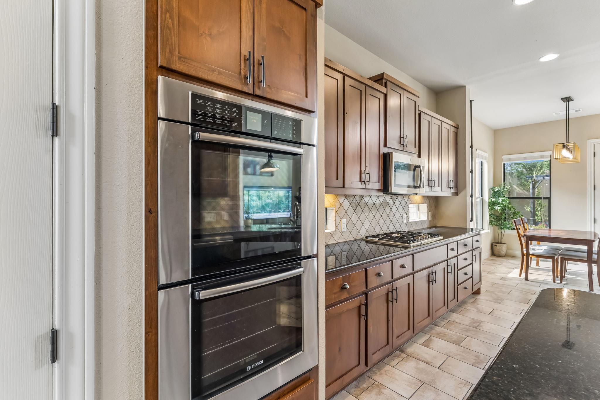 205 E Adelanta PL