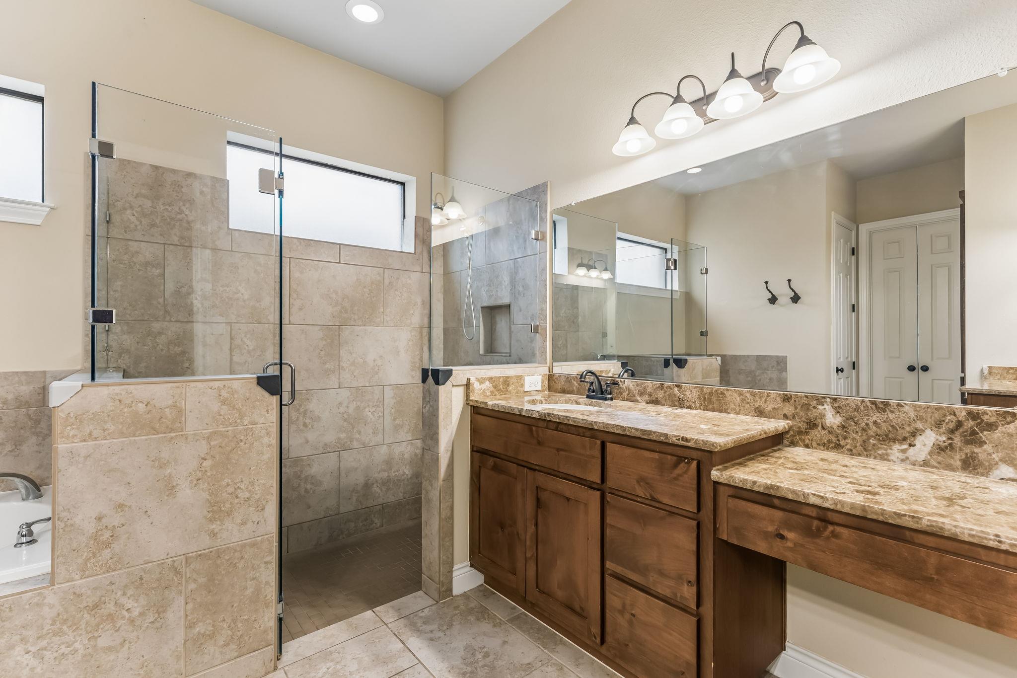 205 E Adelanta PL