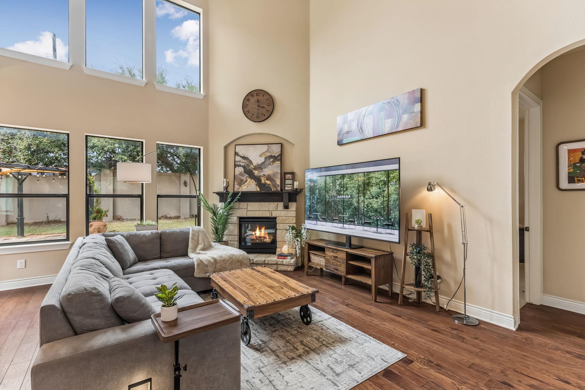 205 E Adelanta PL