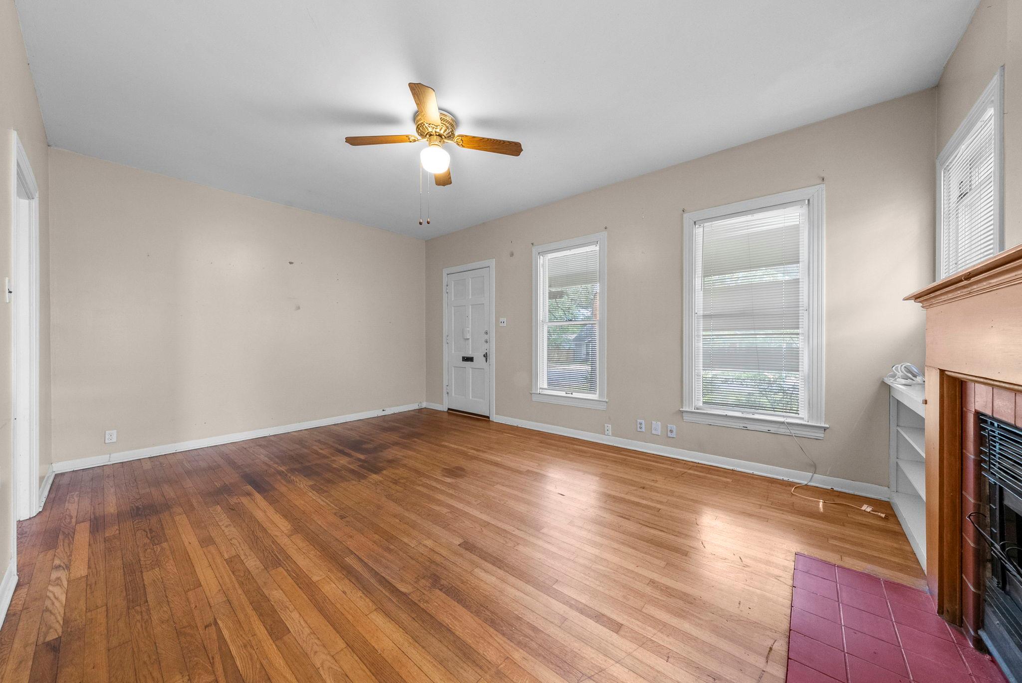 3108 Robinson Ave