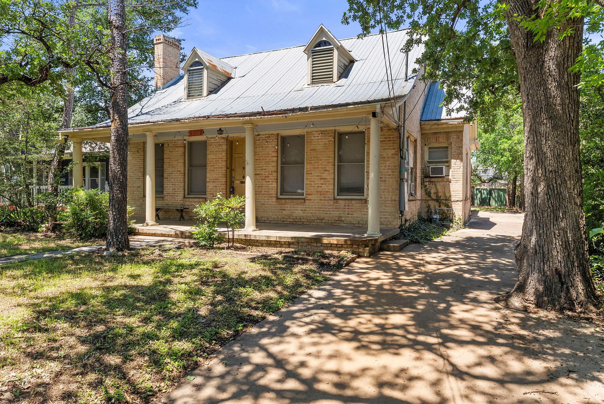 3108 Robinson Ave