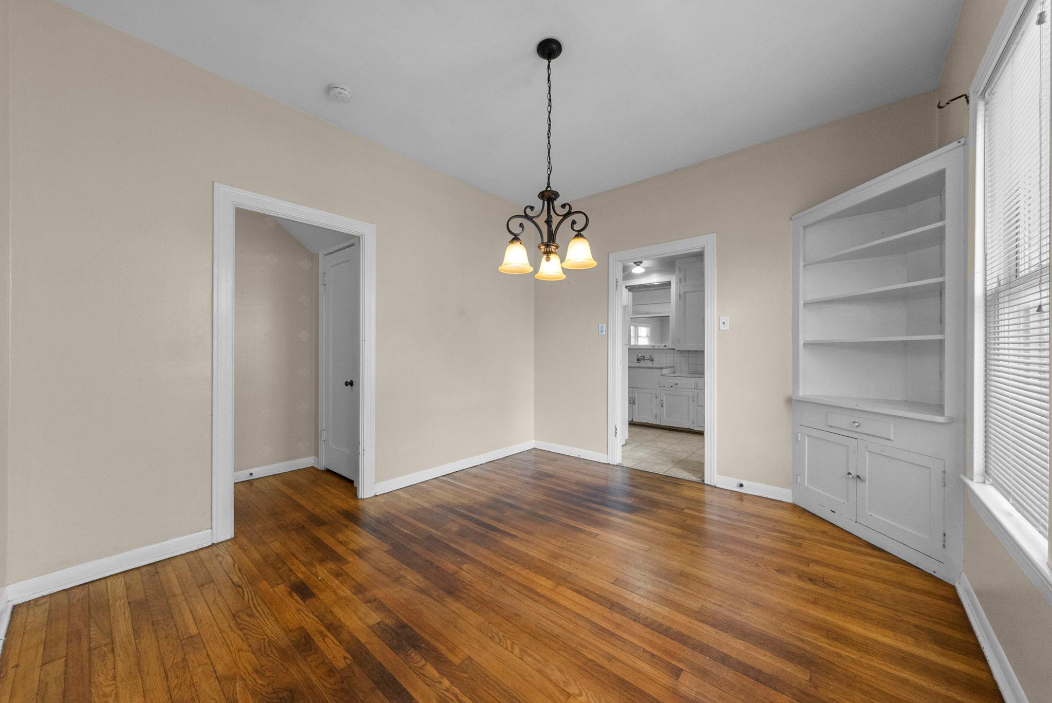 3108 Robinson Ave