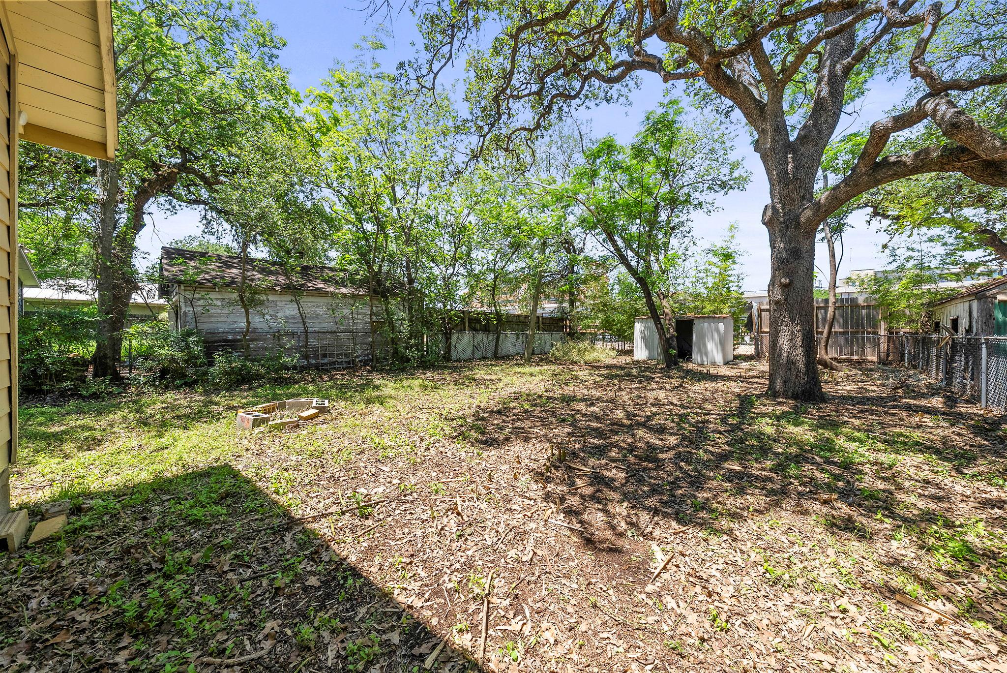 3108 Robinson Ave