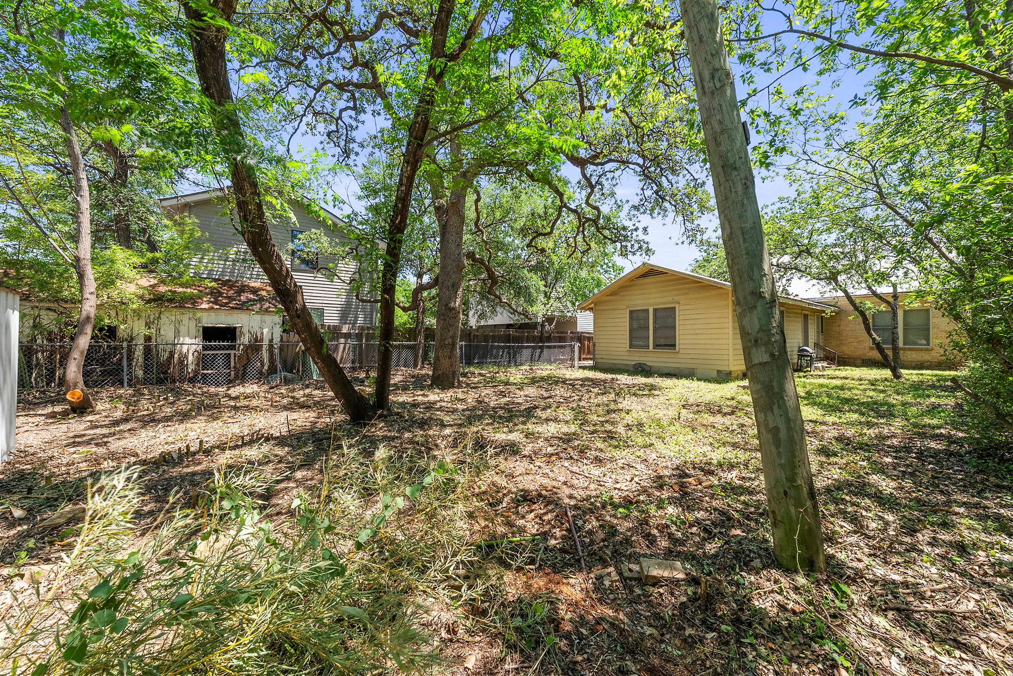 3108 Robinson Ave