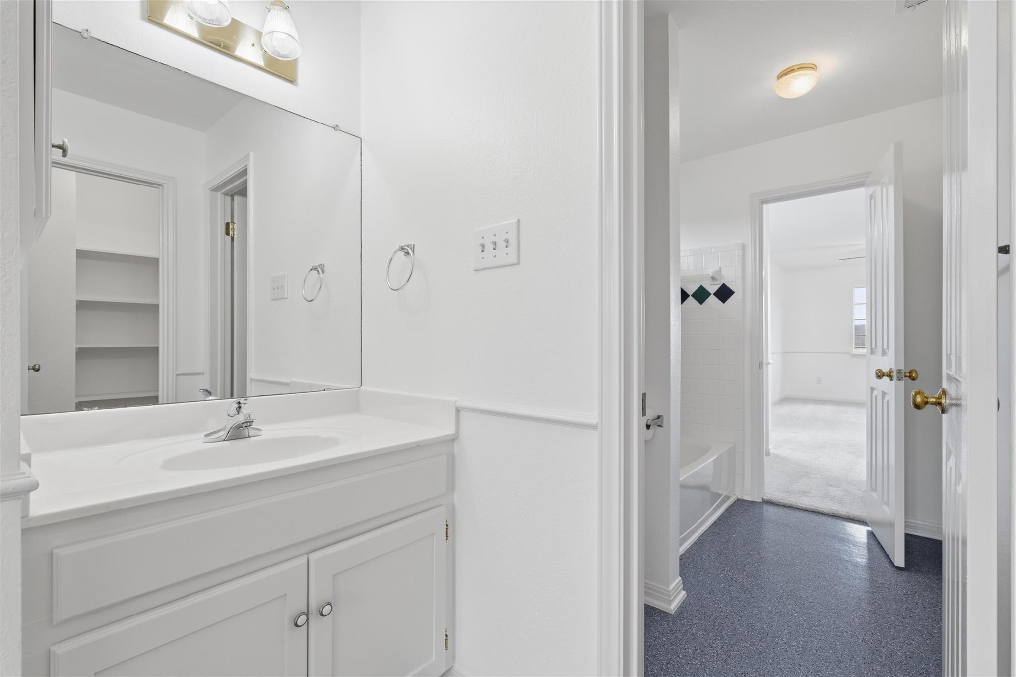 207 Silver Oak DR