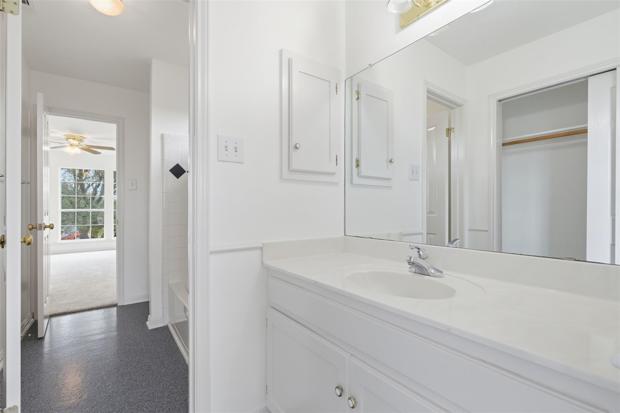 207 Silver Oak DR