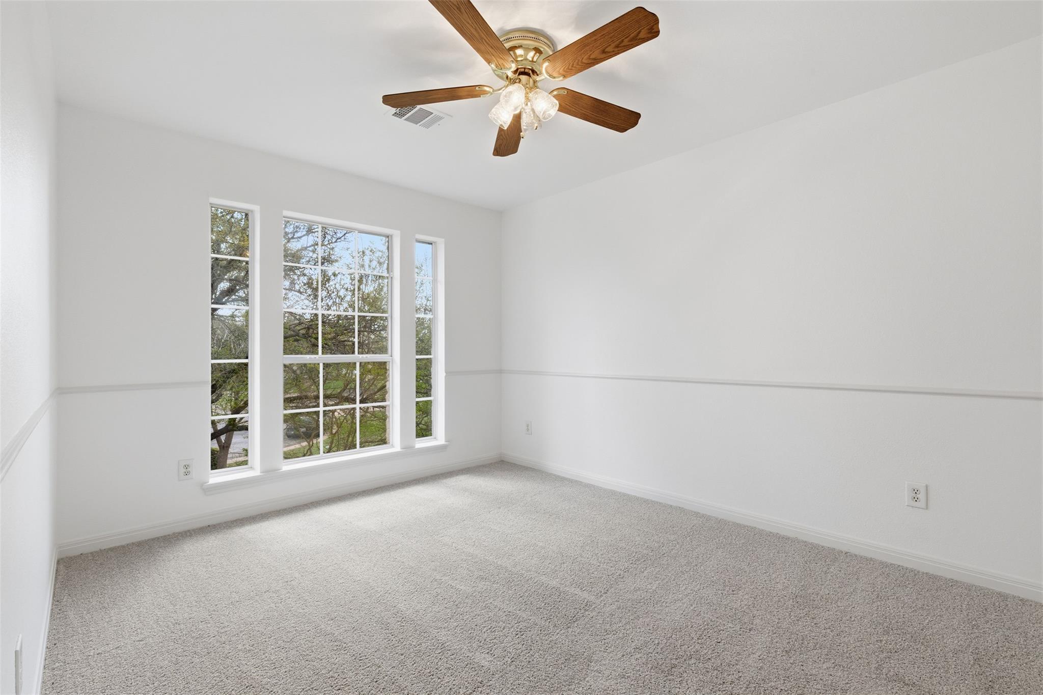207 Silver Oak DR