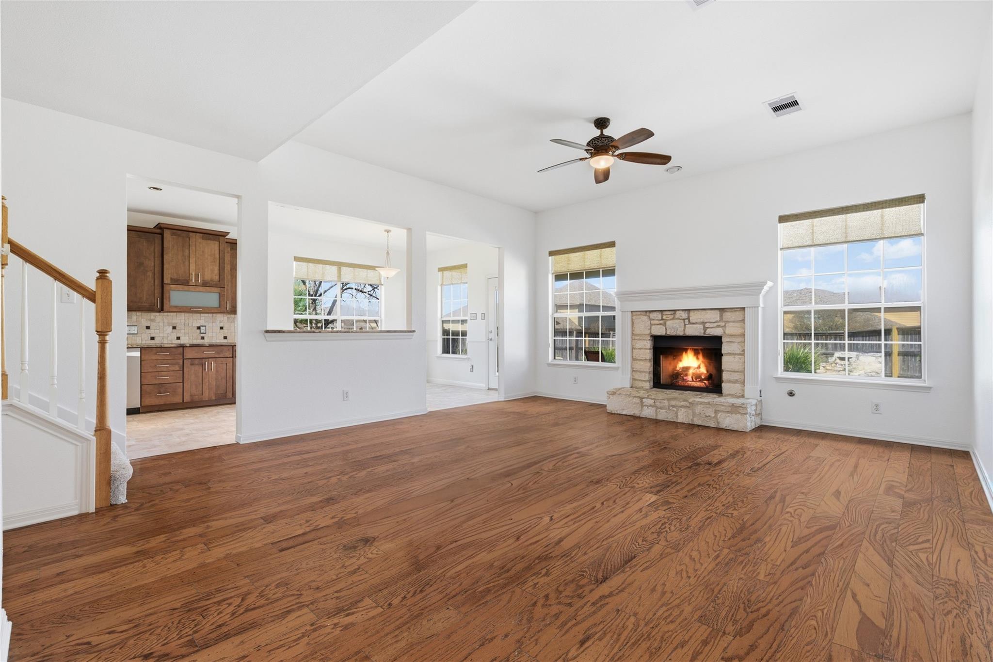 207 Silver Oak DR