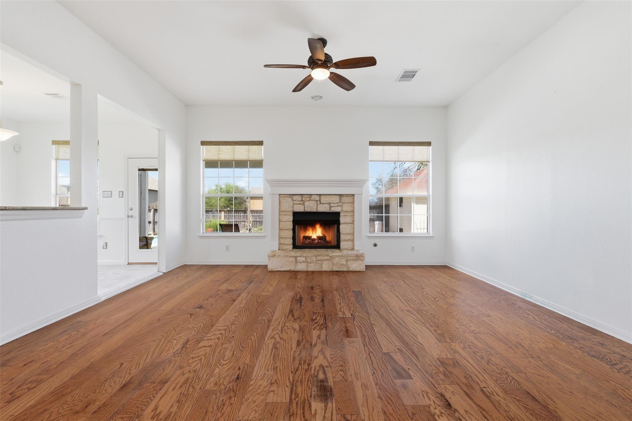 207 Silver Oak DR