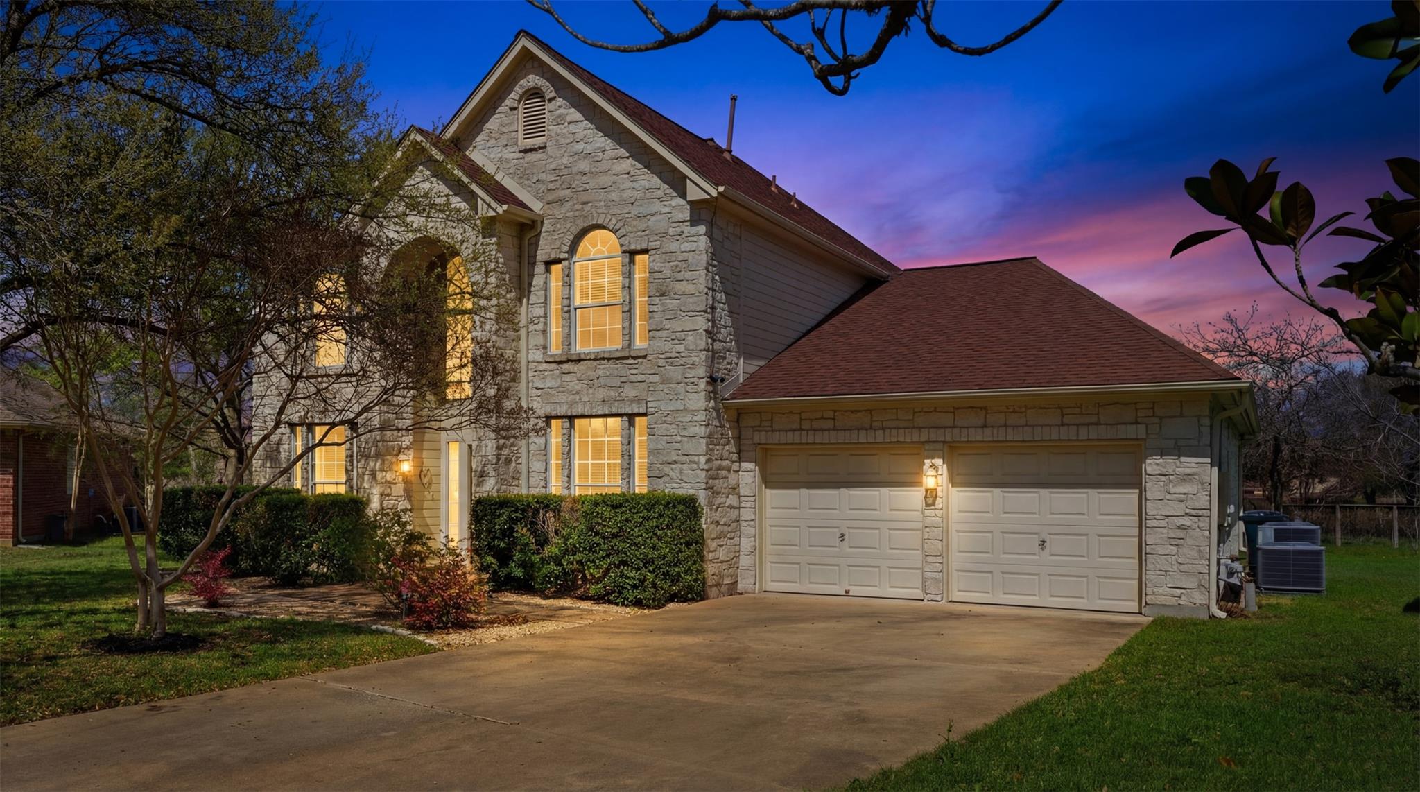 207 Silver Oak DR