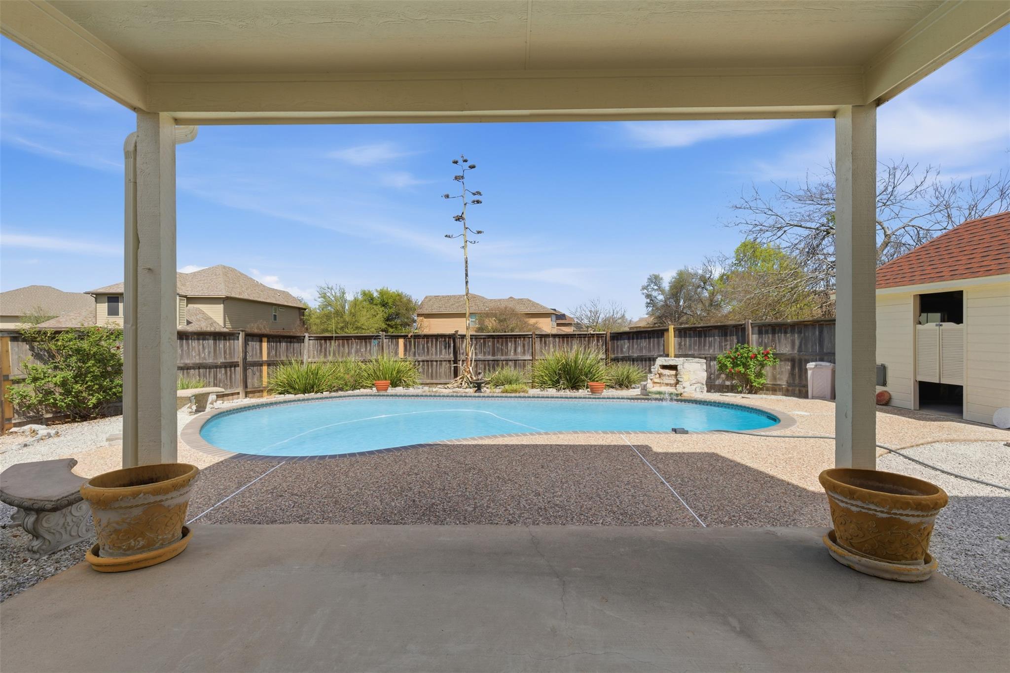 207 Silver Oak DR