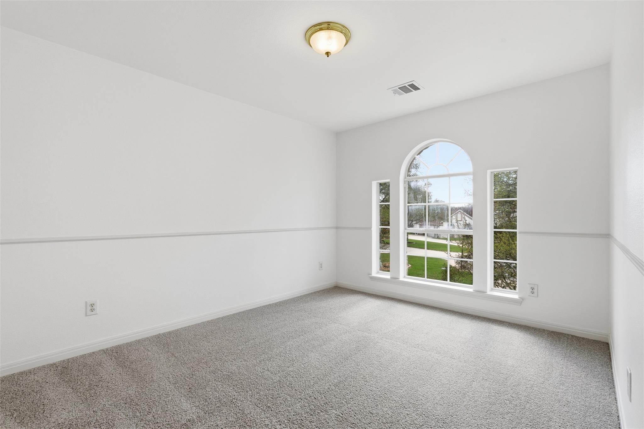 207 Silver Oak DR