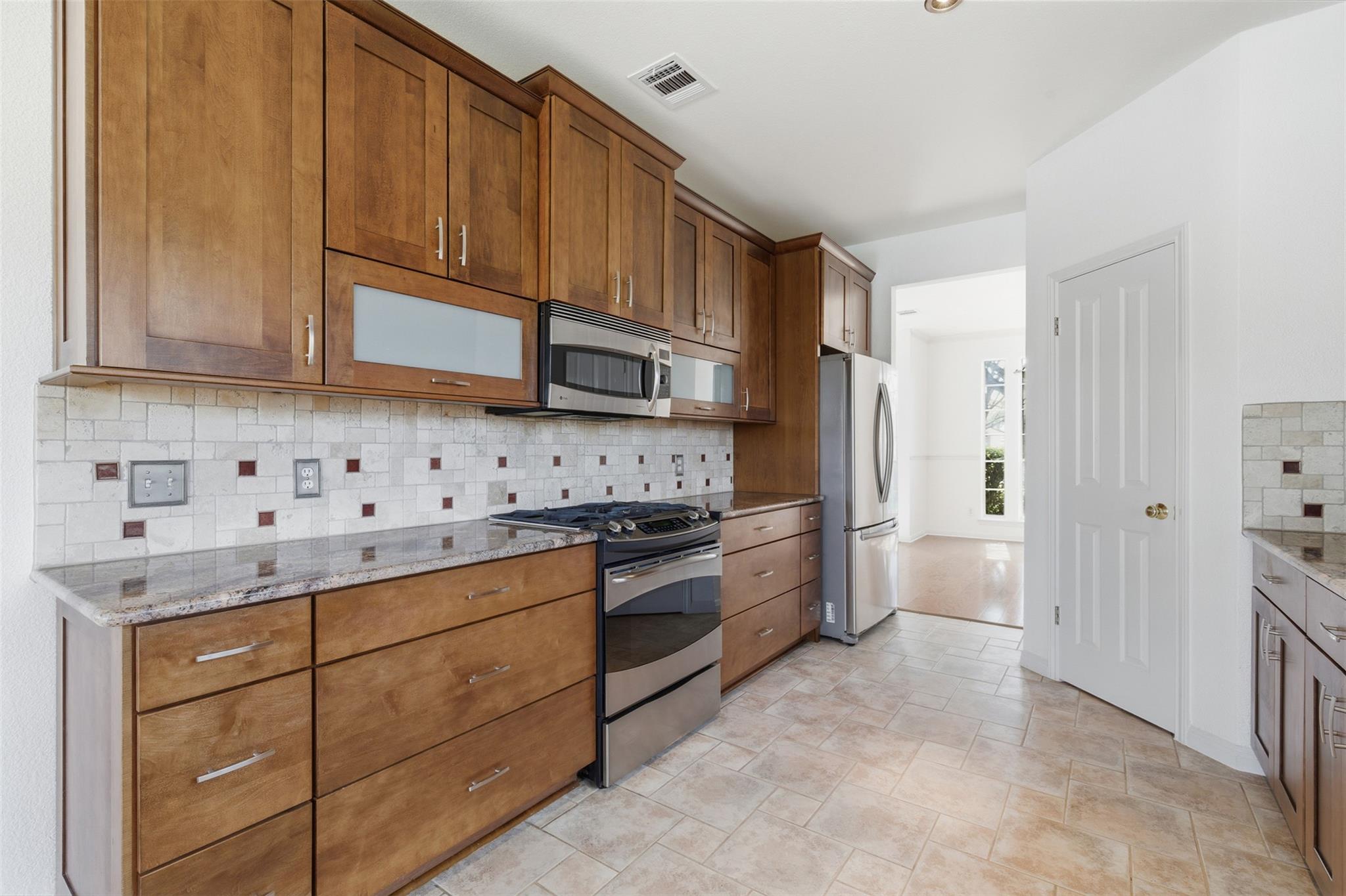 207 Silver Oak DR