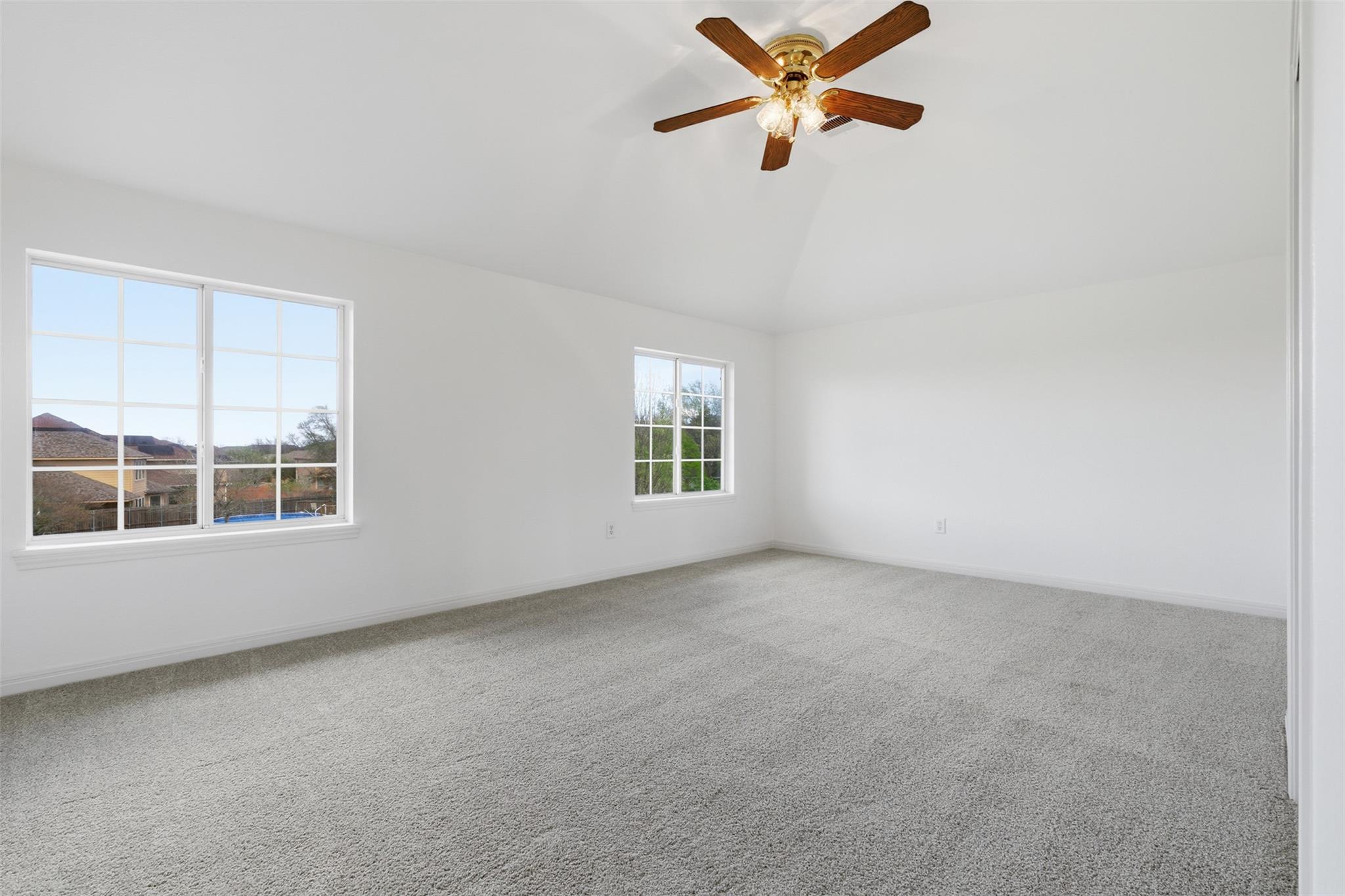 207 Silver Oak DR