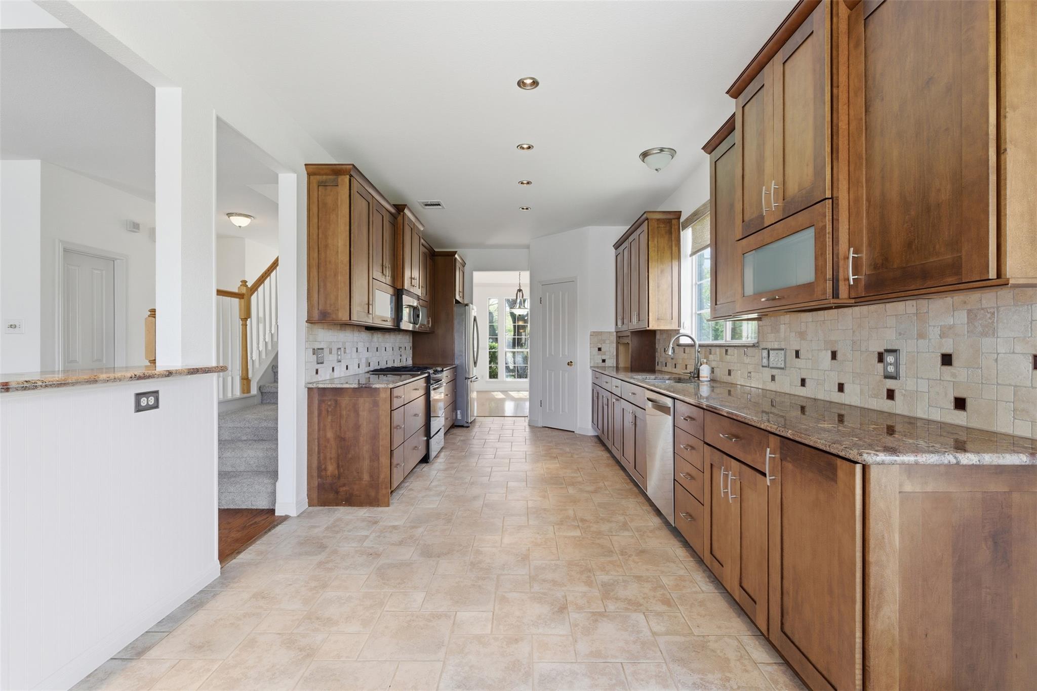 207 Silver Oak DR