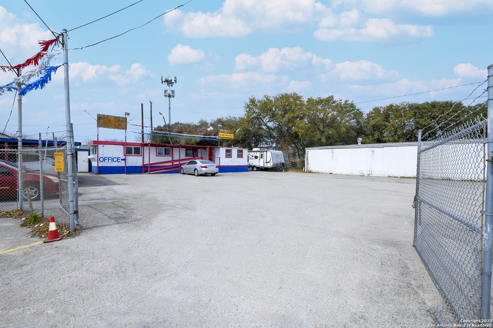 3783 ROOSEVELT AVE