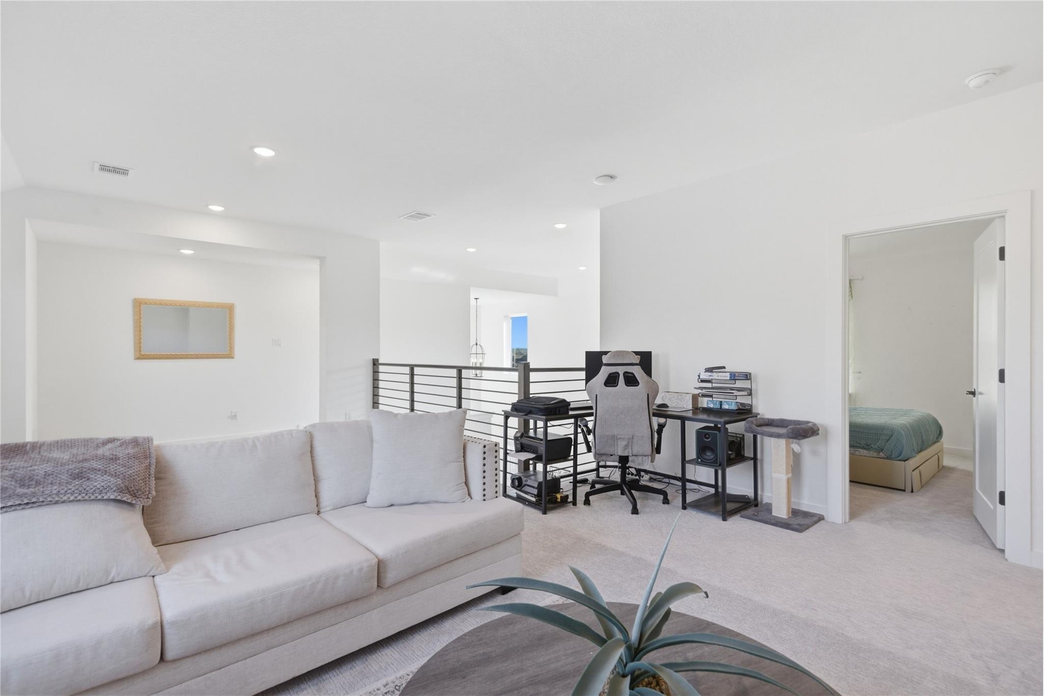 200 Bay Breeze DR