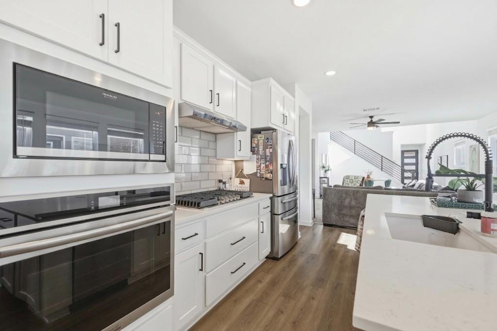 200 Bay Breeze DR