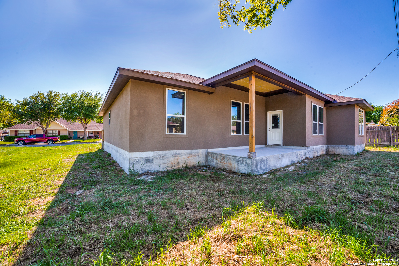 1115 Iris Crescent Dr