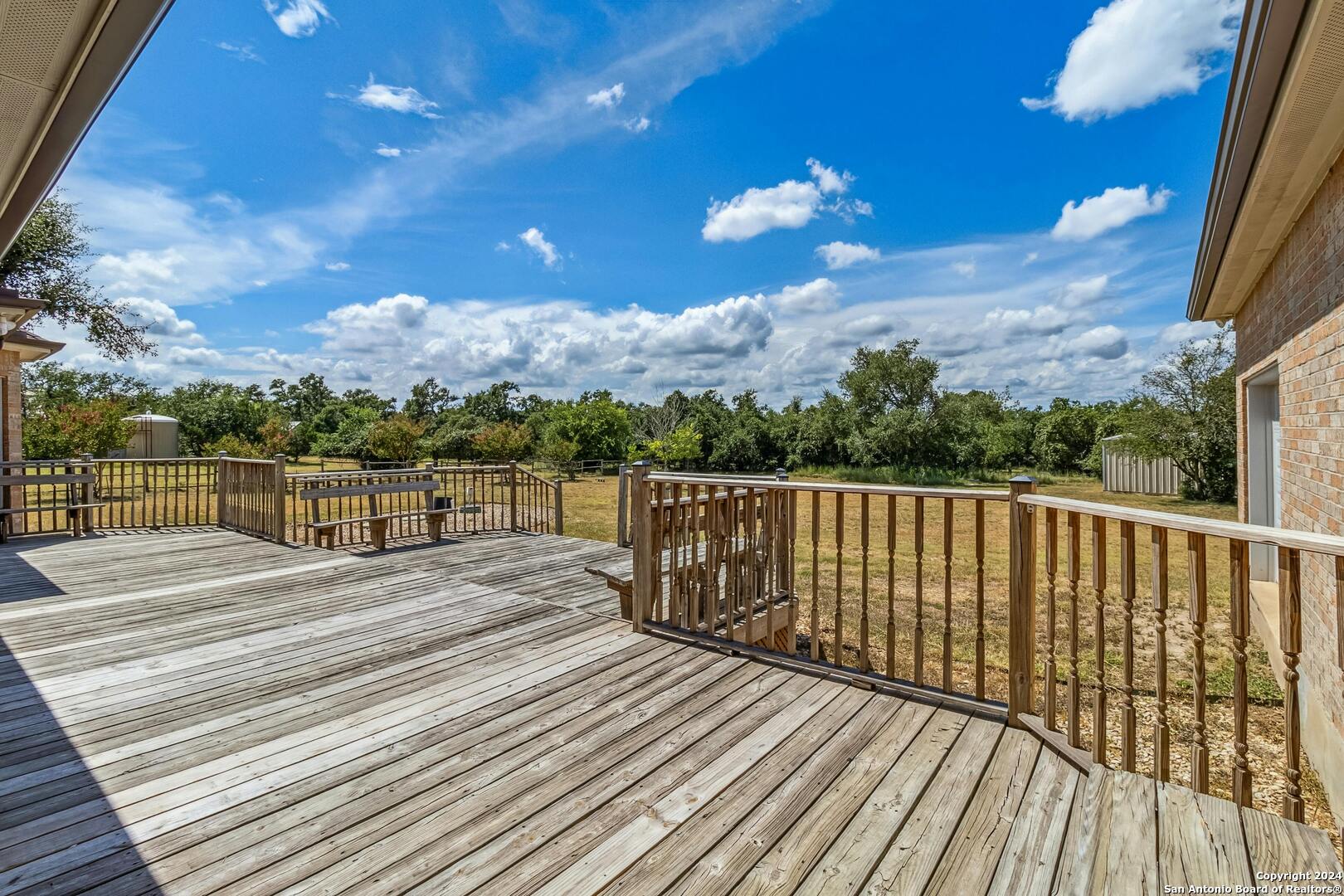 2101 Falconwood Dr
