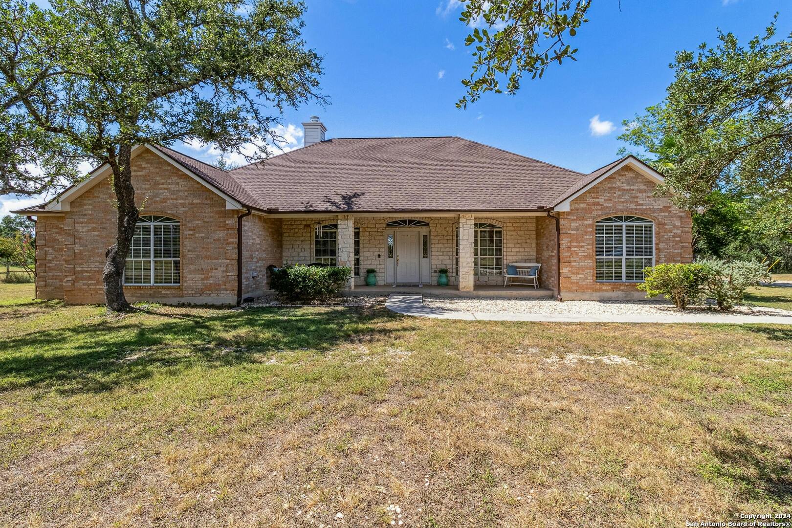 2101 Falconwood Dr