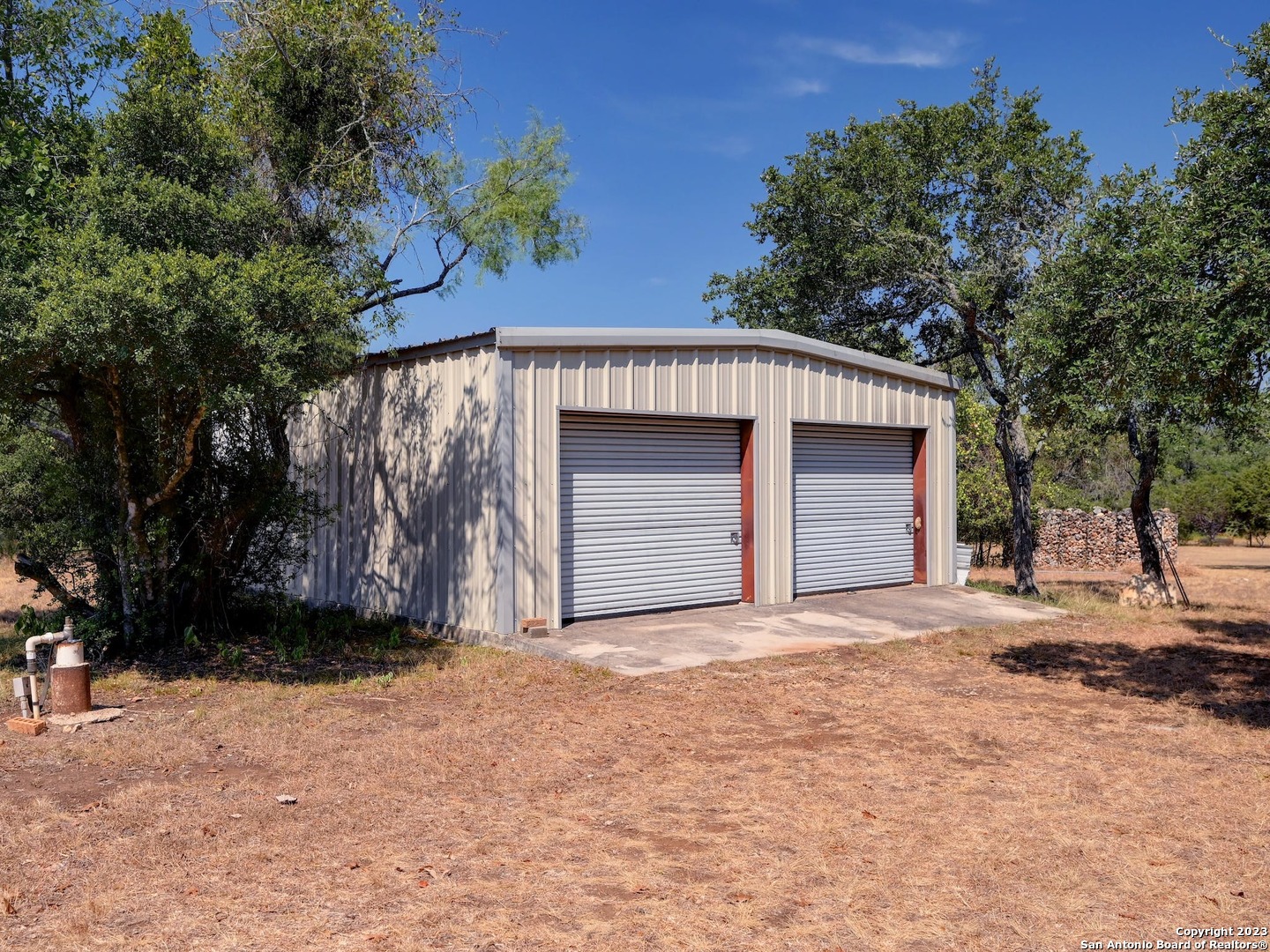 2101 Falconwood Dr