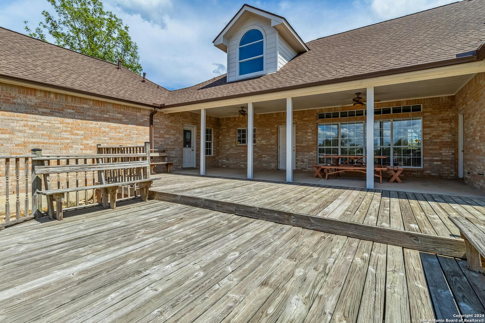 2101 Falconwood Dr