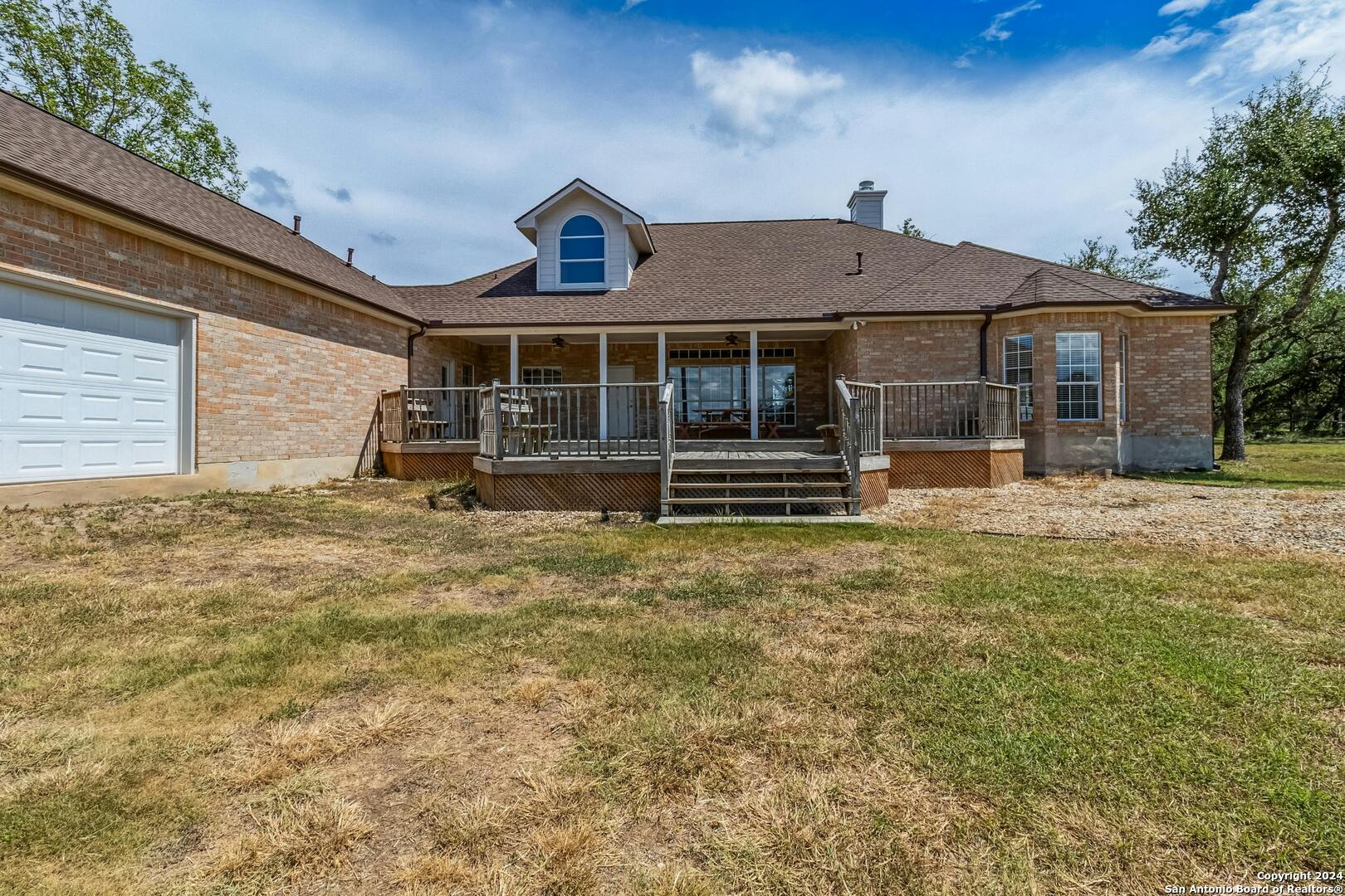 2101 Falconwood Dr