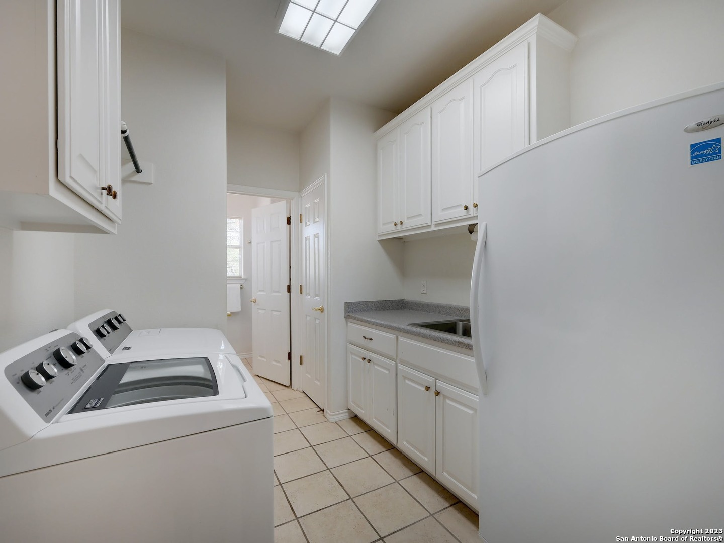 2101 Falconwood Dr