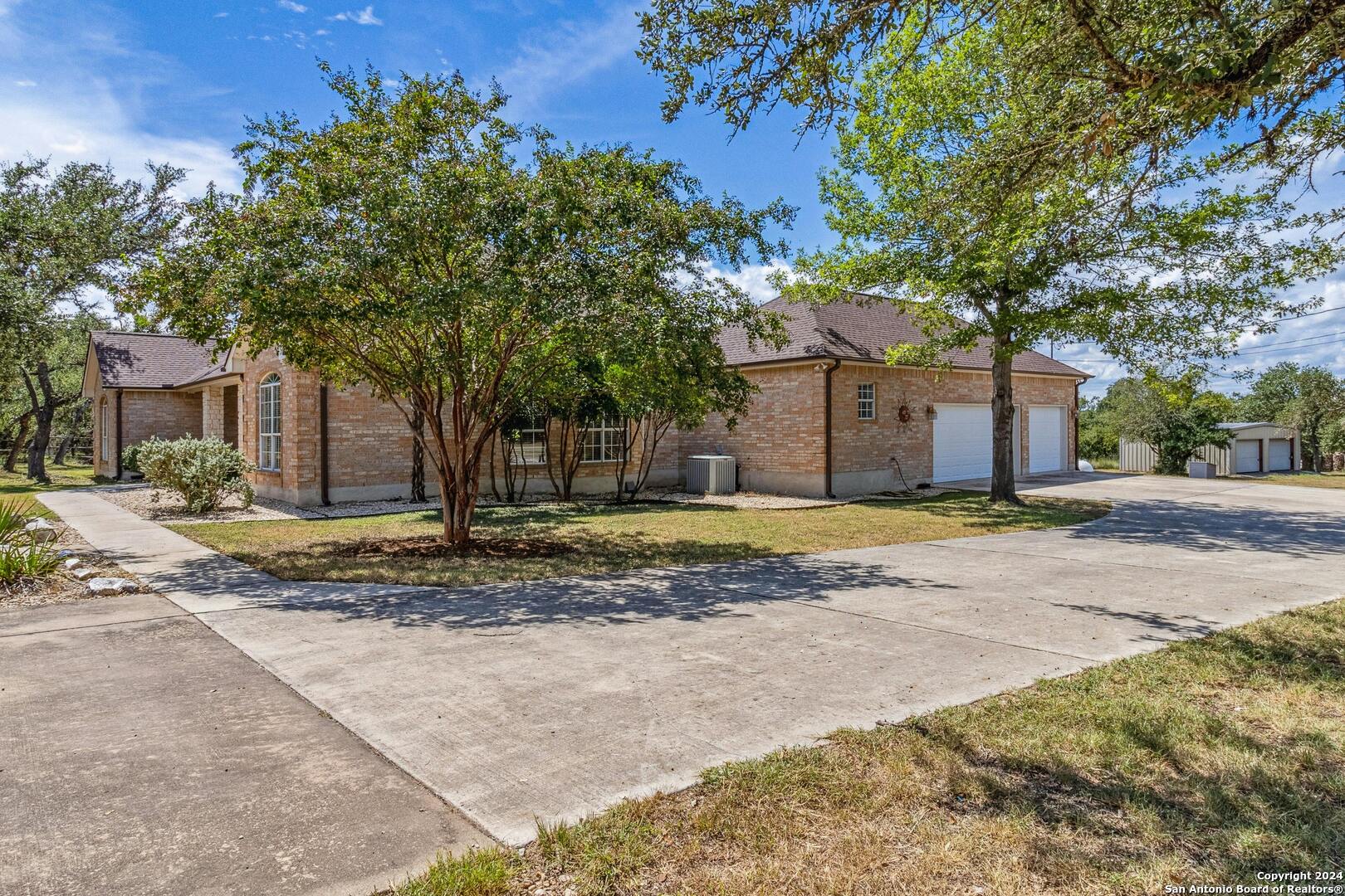 2101 Falconwood Dr