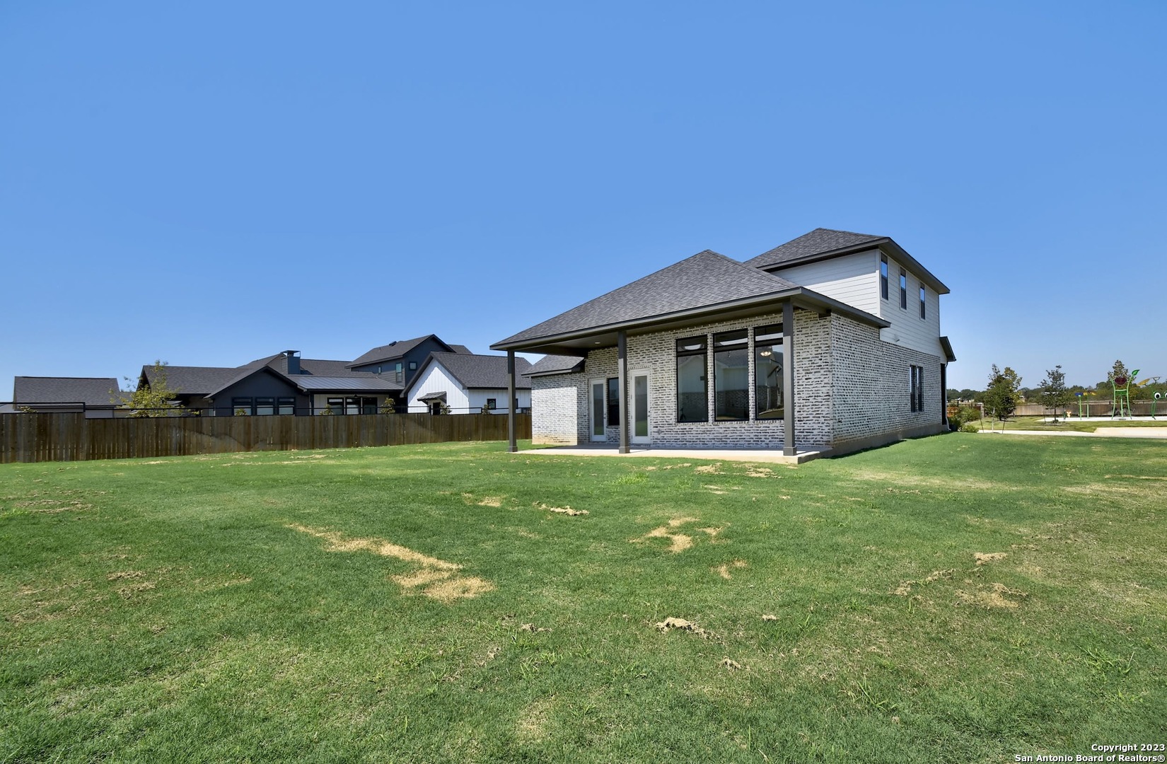 145 W Magnolia Circle