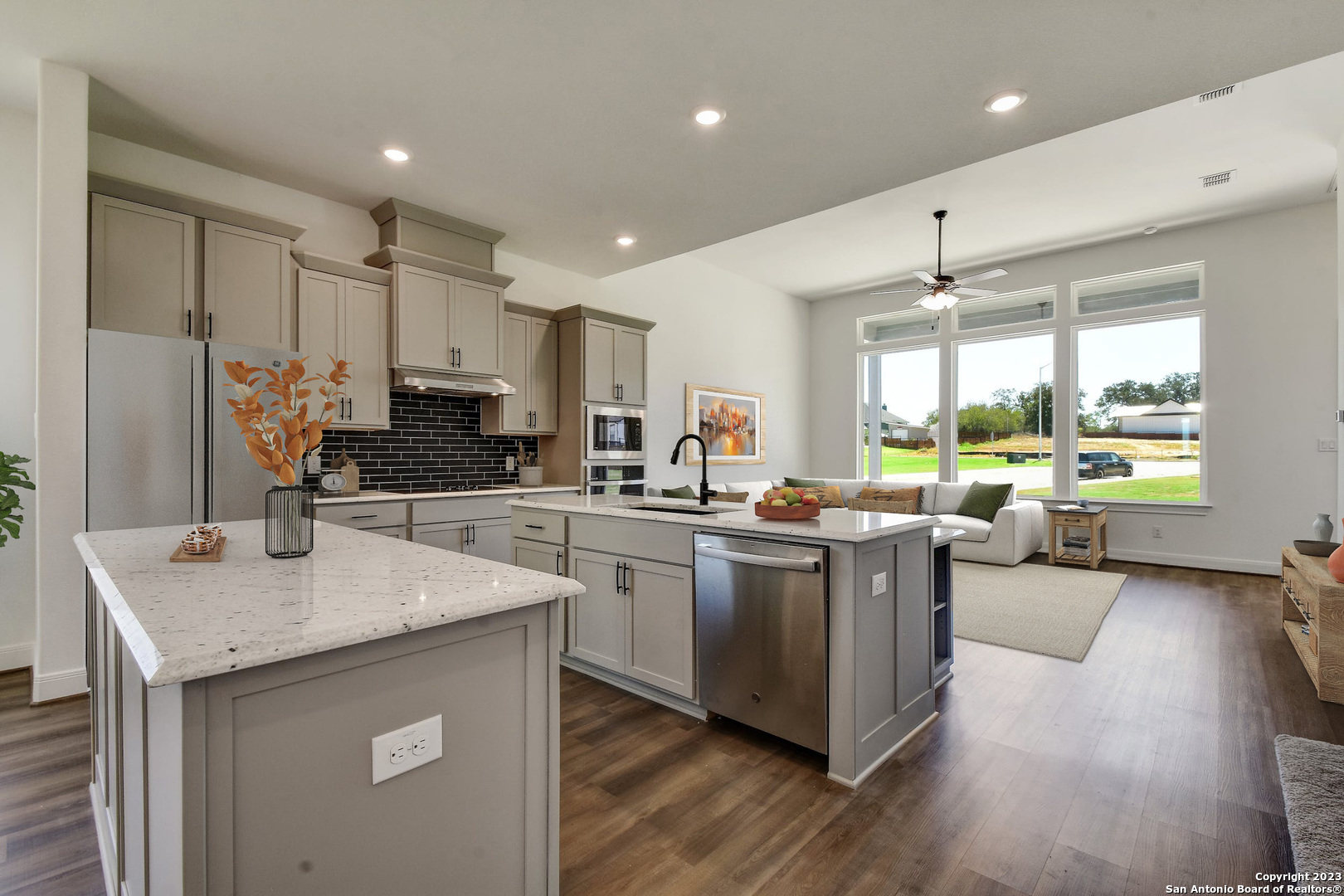 145 W Magnolia Circle