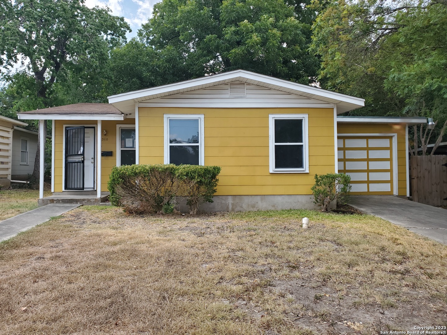310 LINDA LOU DR