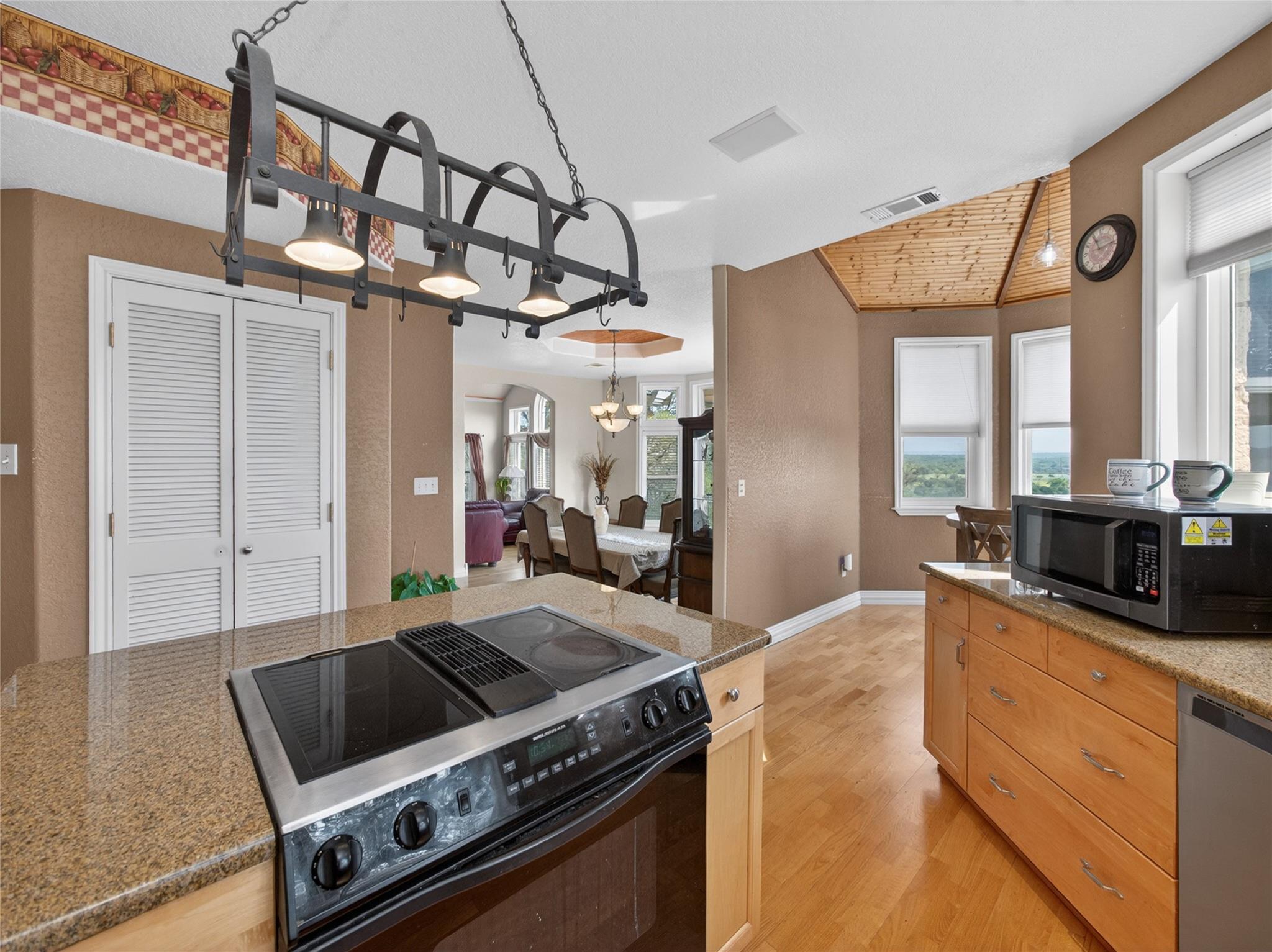 120 La Plata CT